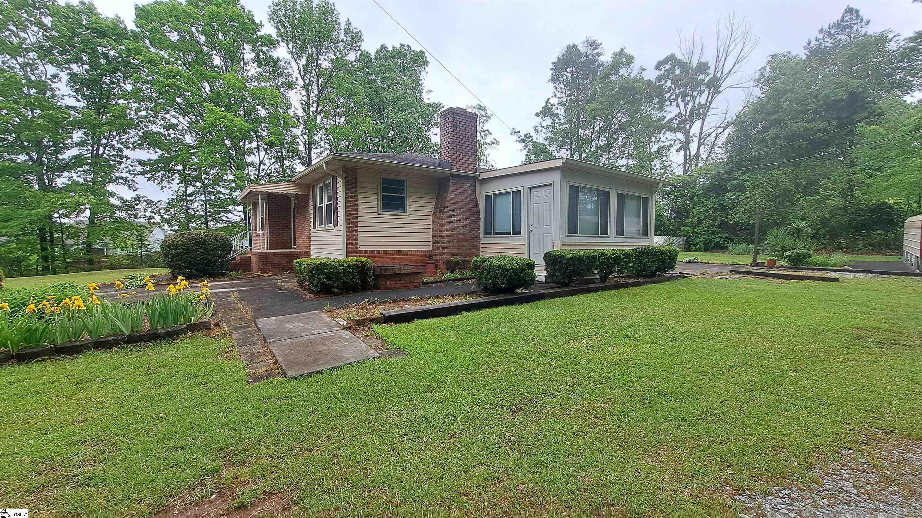 180 Pine Drive Taylors, SC 29687