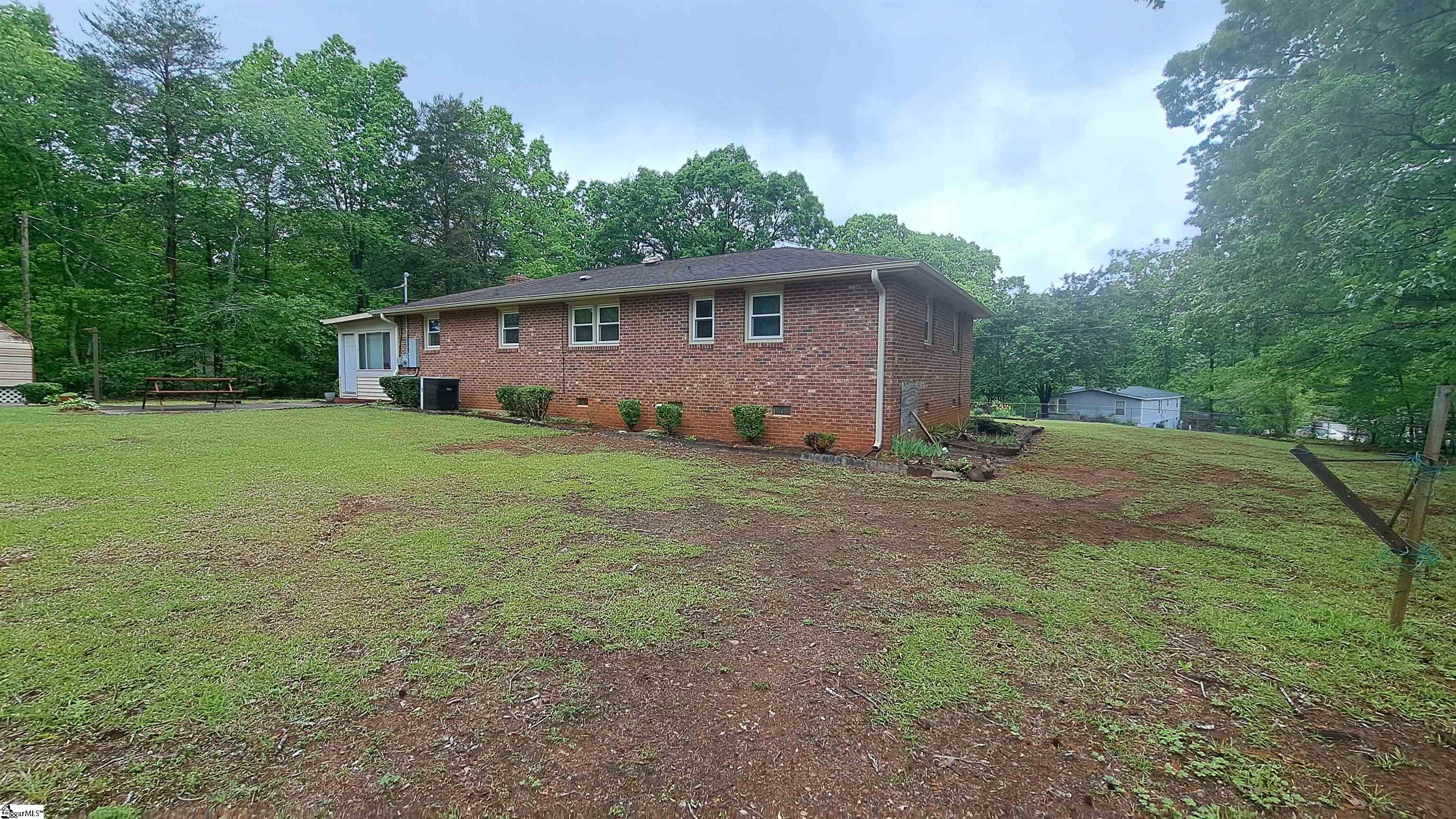 180 Pine Drive Taylors, SC 29687