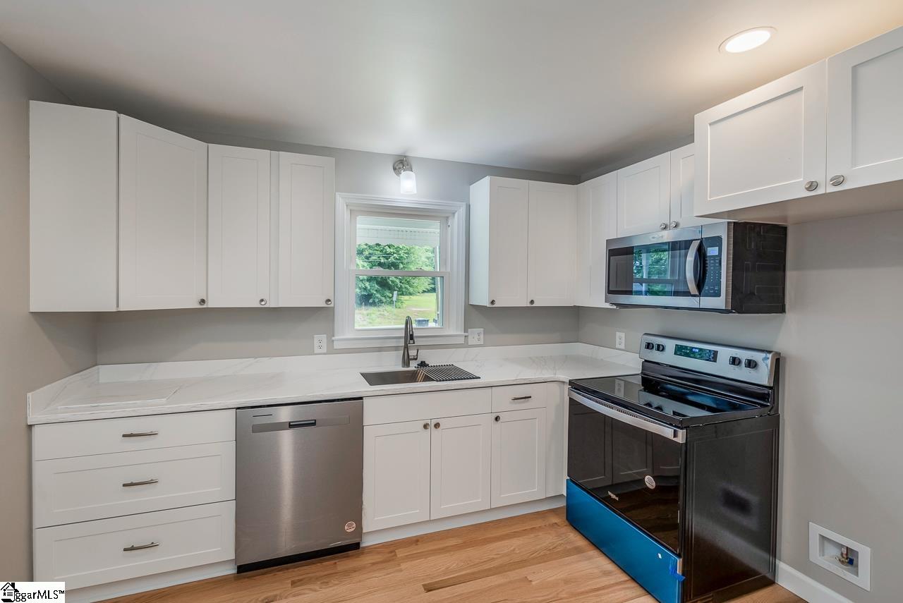 109 Edgewood Drive Greenville, SC 29605