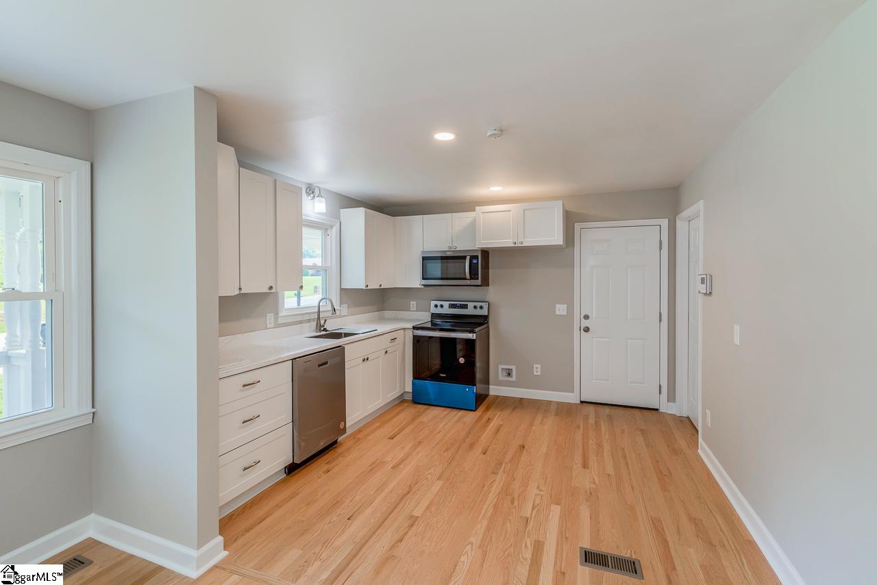 109 Edgewood Drive Greenville, SC 29605