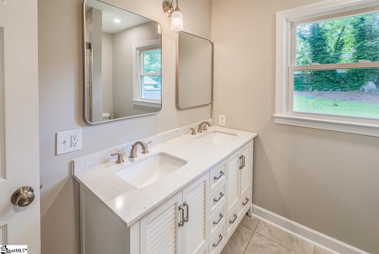 109 Edgewood Drive Greenville, SC 29605
