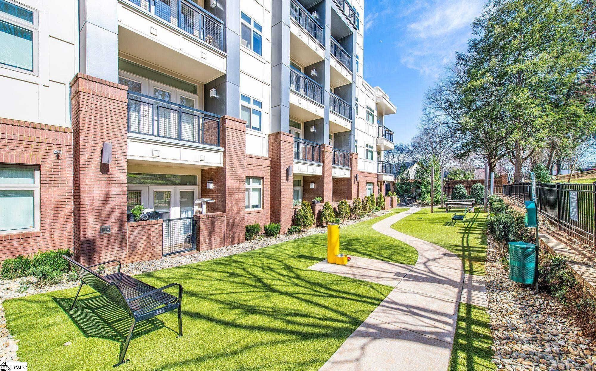 212 E Broad Street Greenville, SC 29601