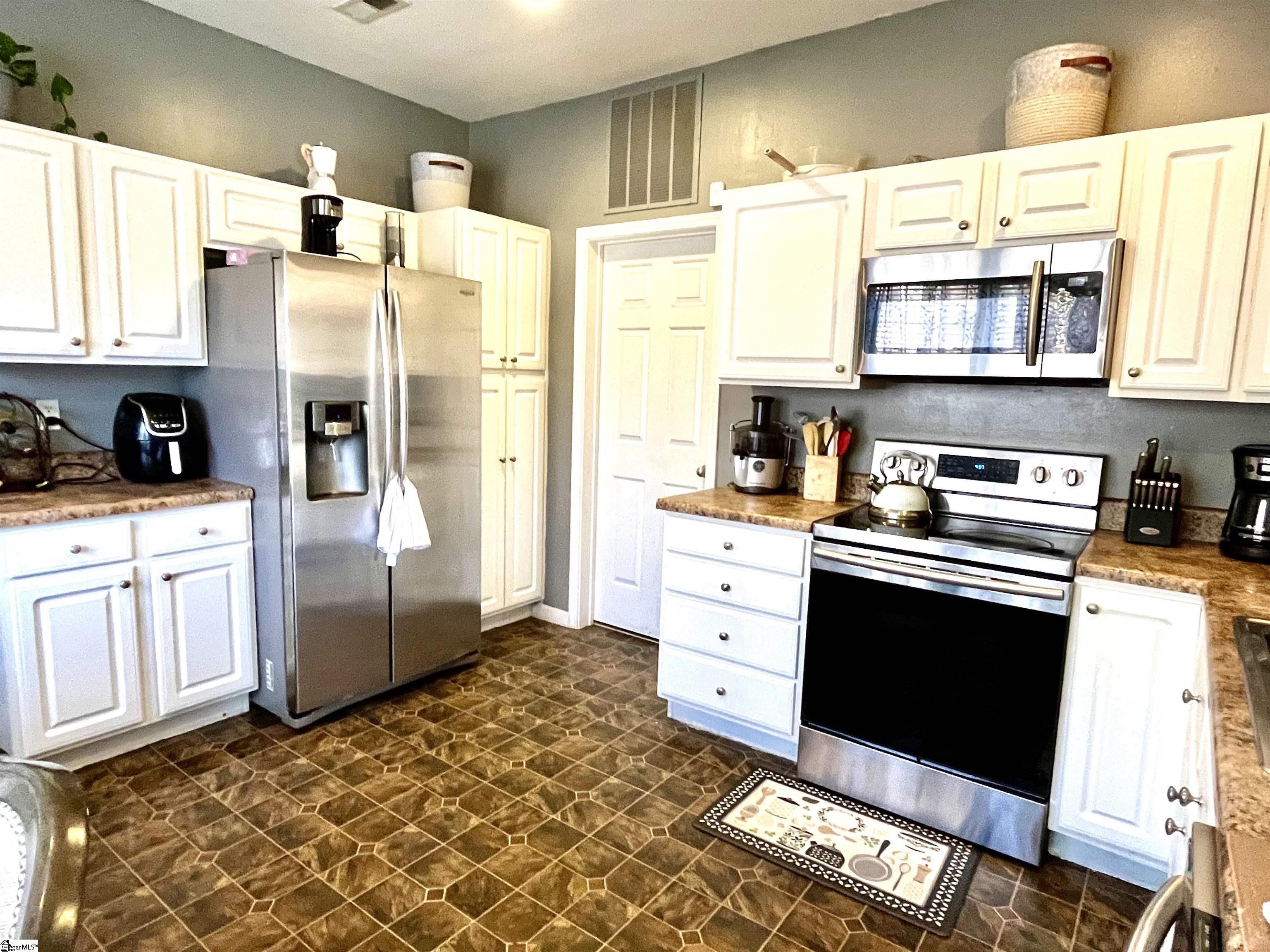 19 Juneau Court Greenville, SC 29605-6070