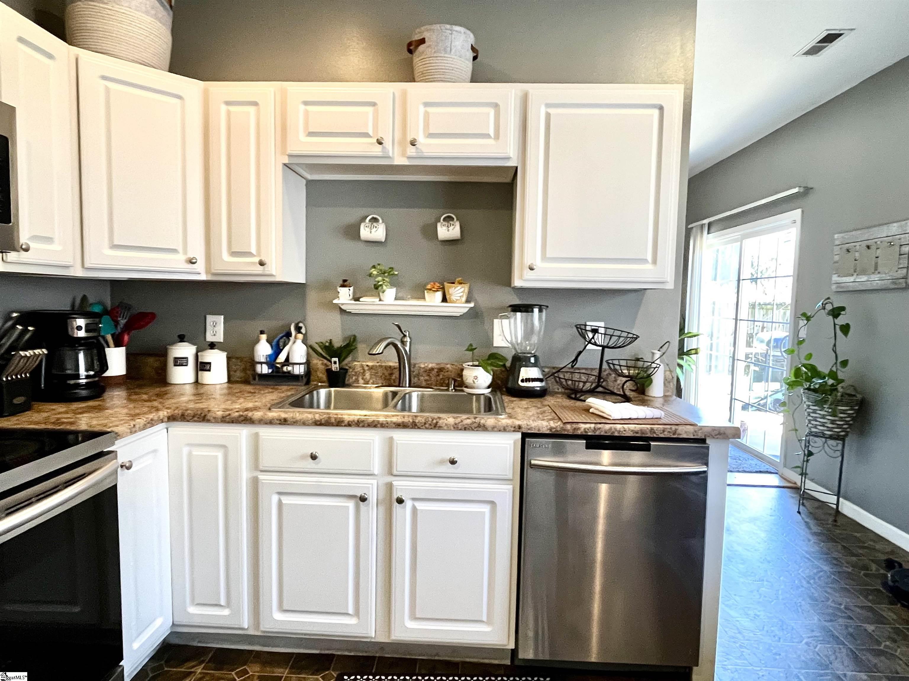 19 Juneau Court Greenville, SC 29605-6070