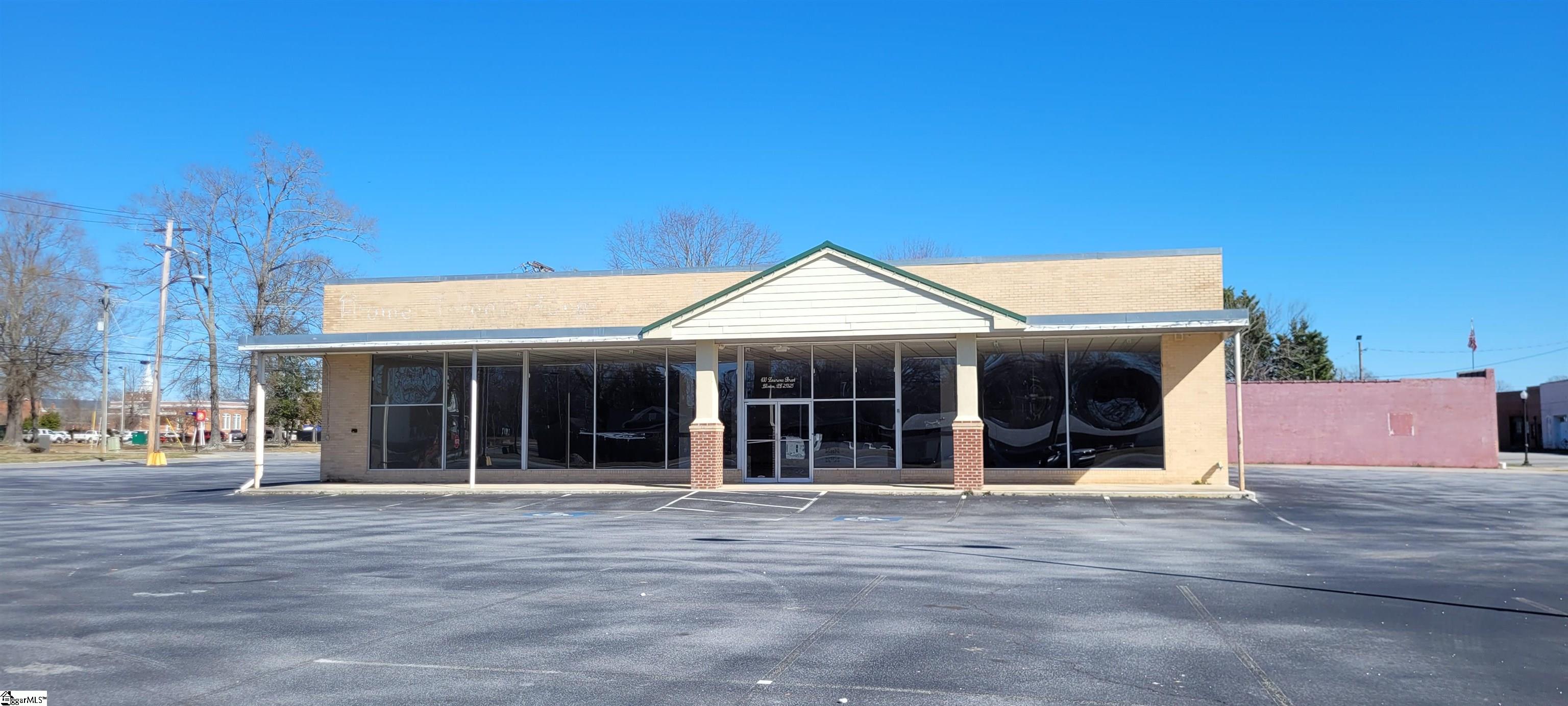 100 Laurens Street Clinton, SC 29325