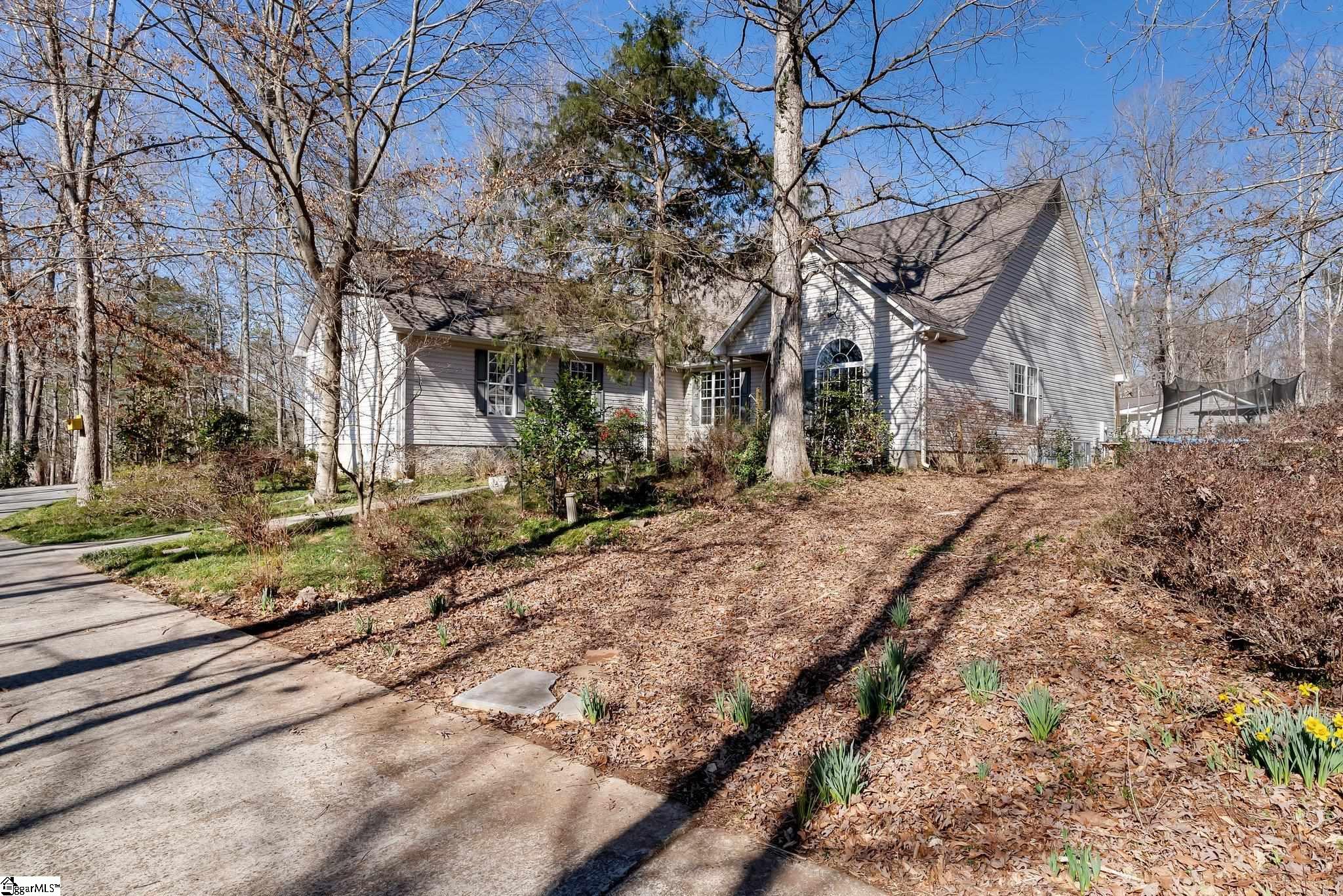 1298 Moorehead Place Pendelton, SC 29670