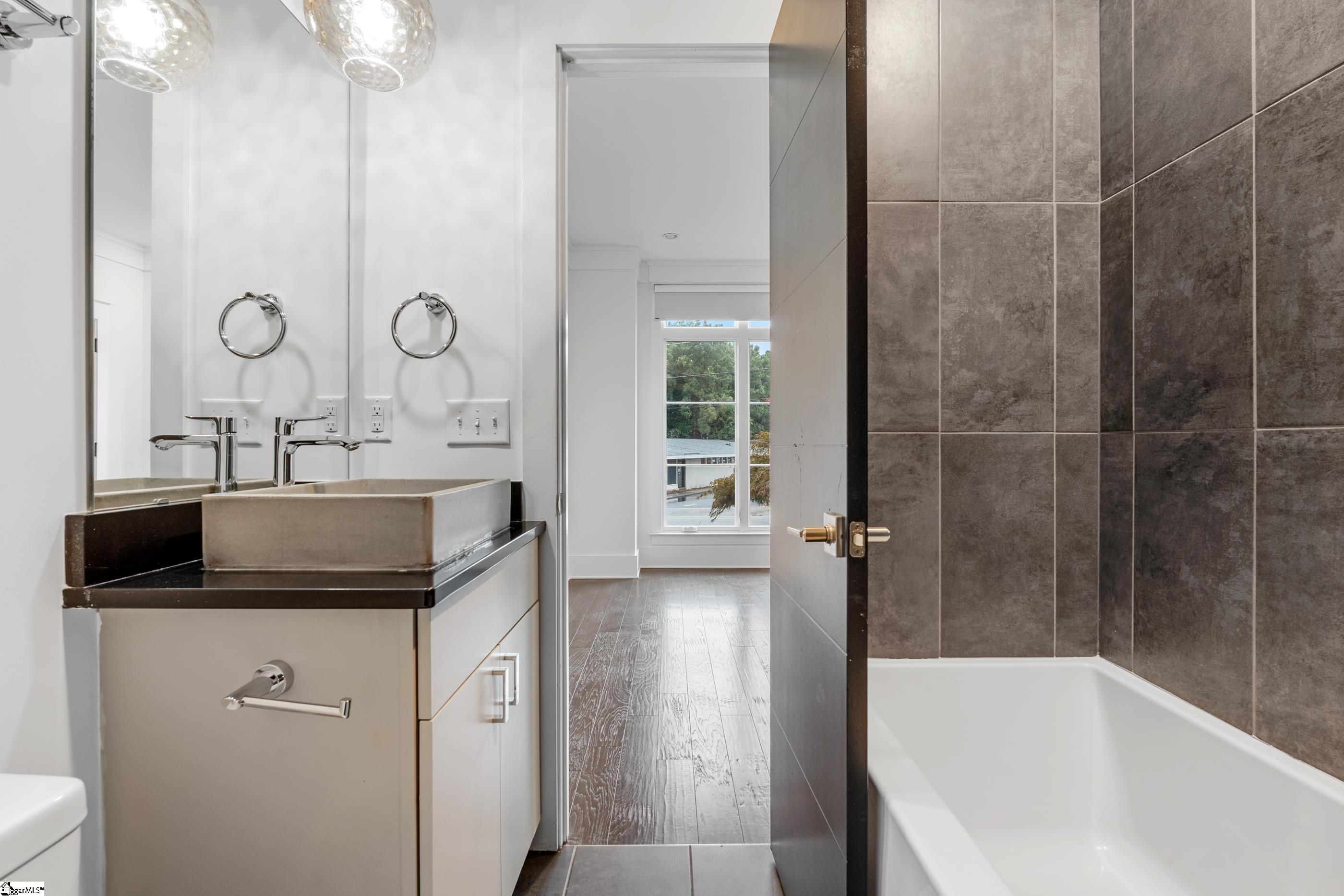 1027 S Main Street UNIT Unit 403 Greenville, SC 29601