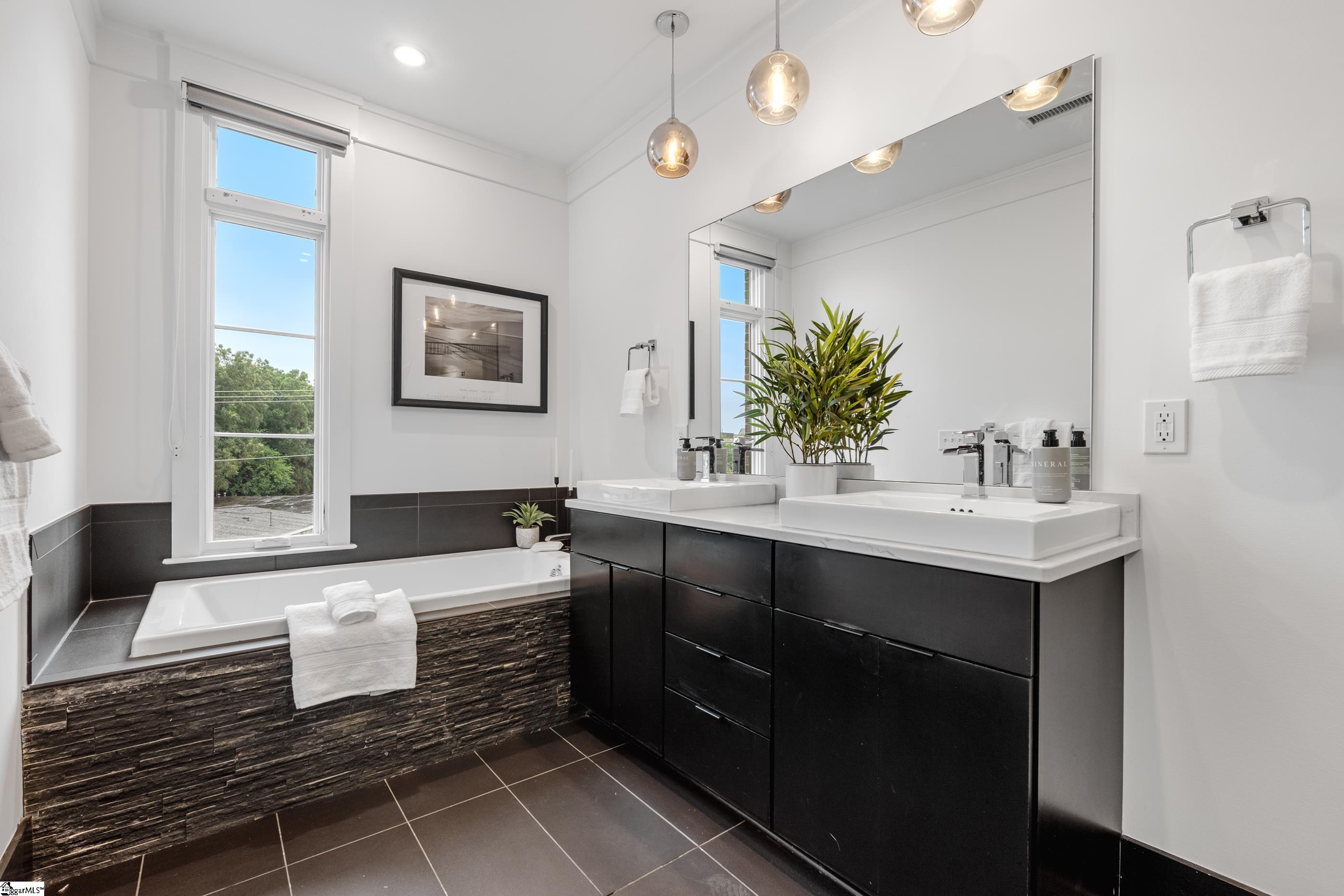 1027 S Main Street UNIT Unit 403 Greenville, SC 29601