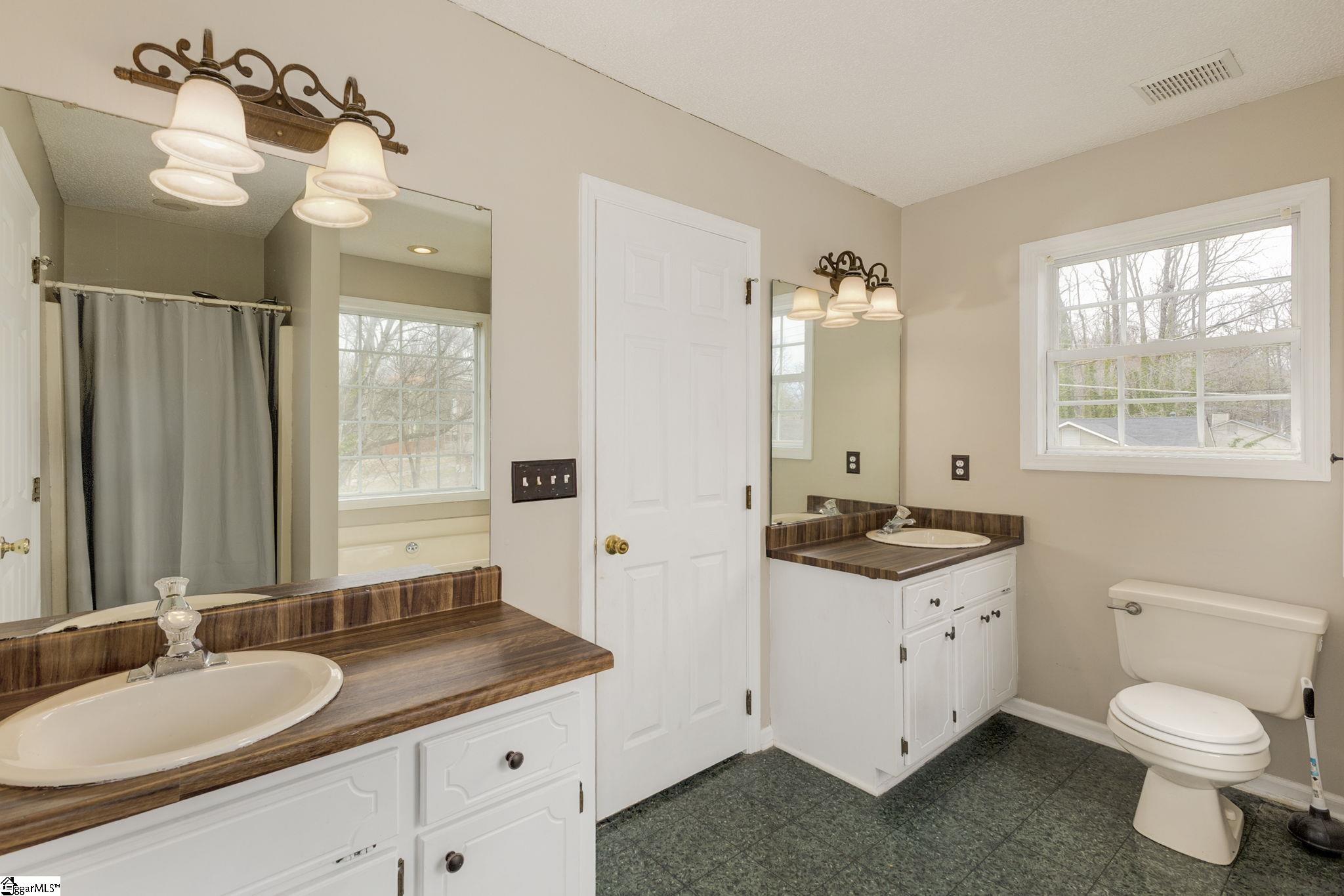 401 Claremont Circle Spartanburg, SC 29301