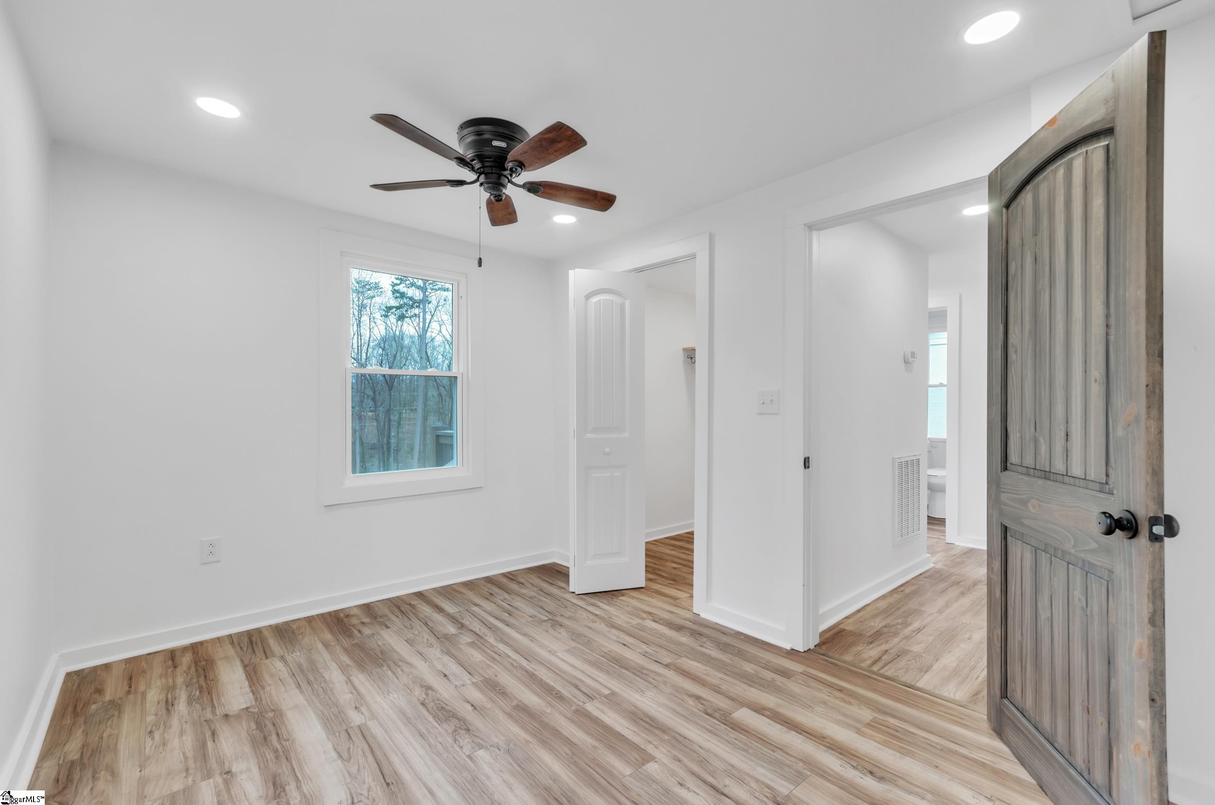 11 Woodland Drive Greenville, SC 29617