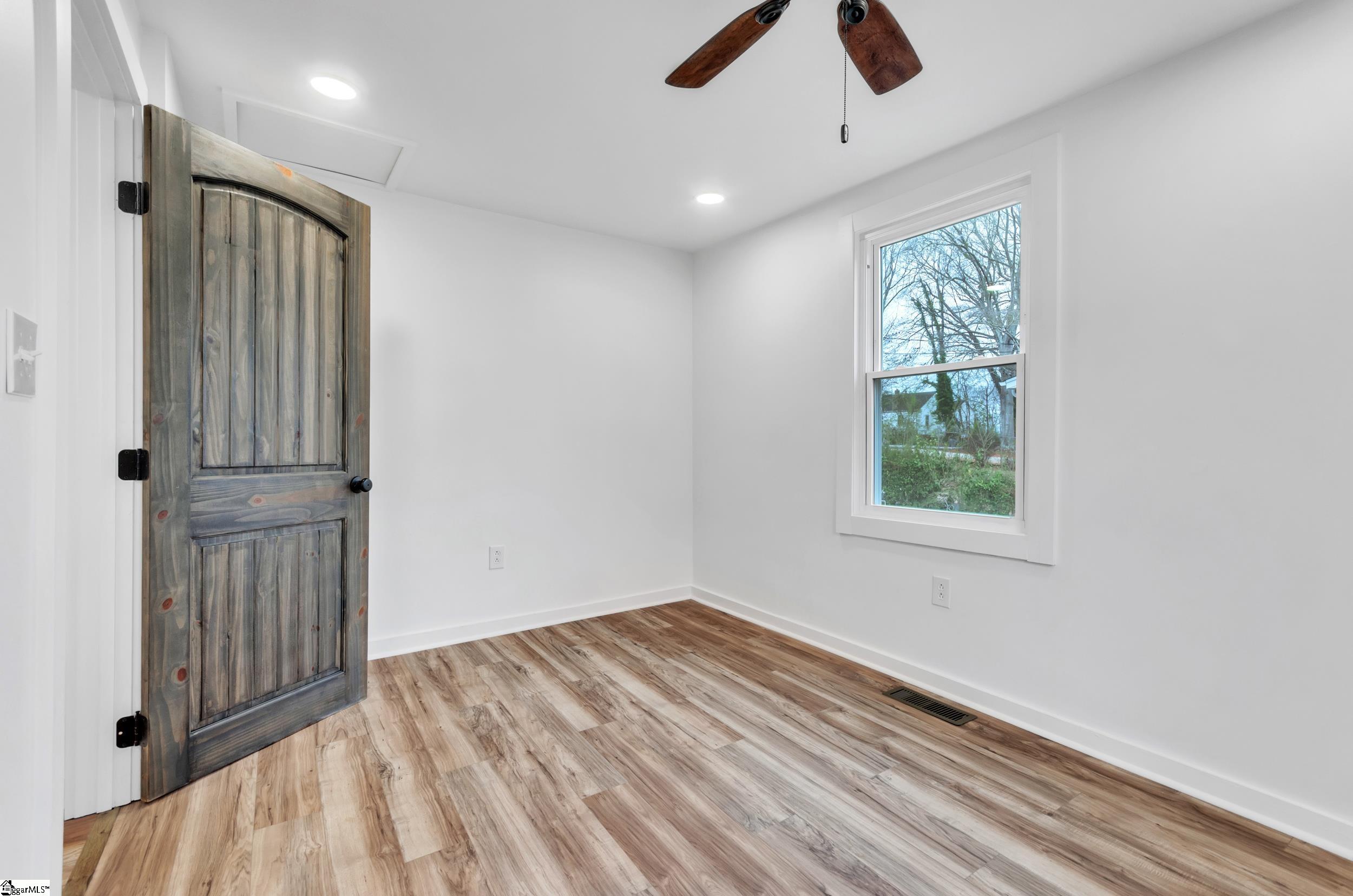 11 Woodland Drive Greenville, SC 29617