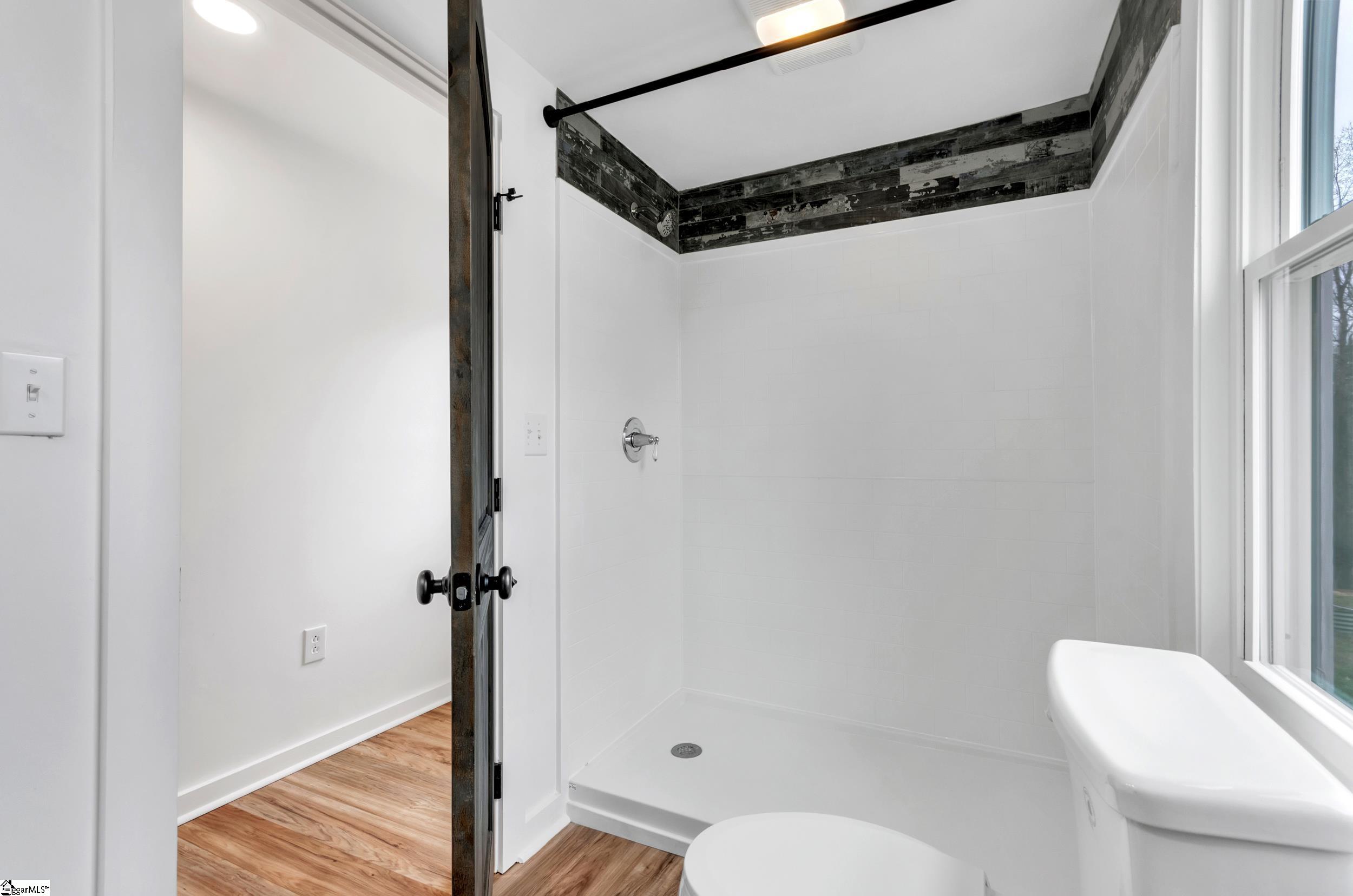 11 Woodland Drive Greenville, SC 29617