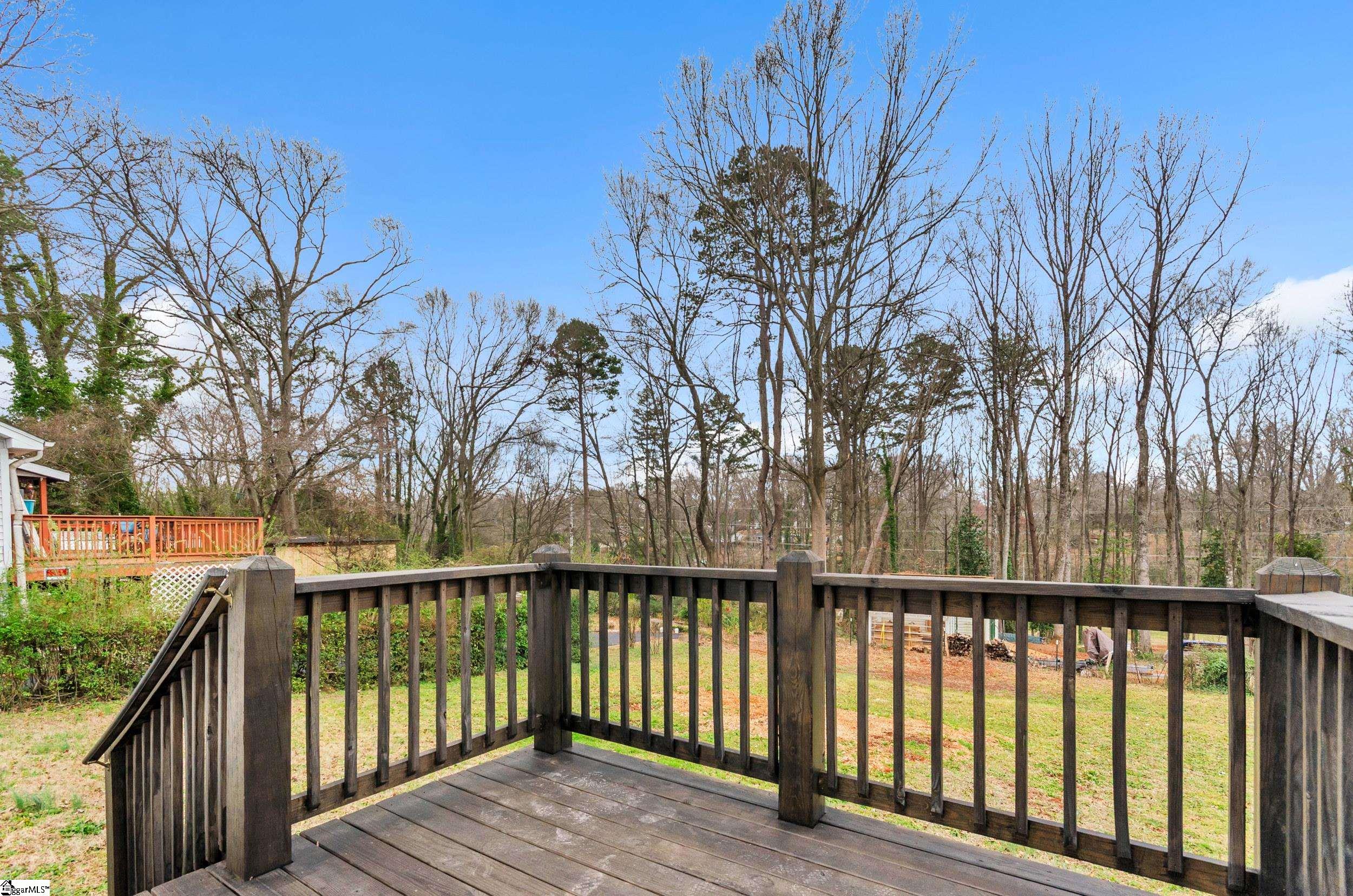 11 Woodland Drive Greenville, SC 29617