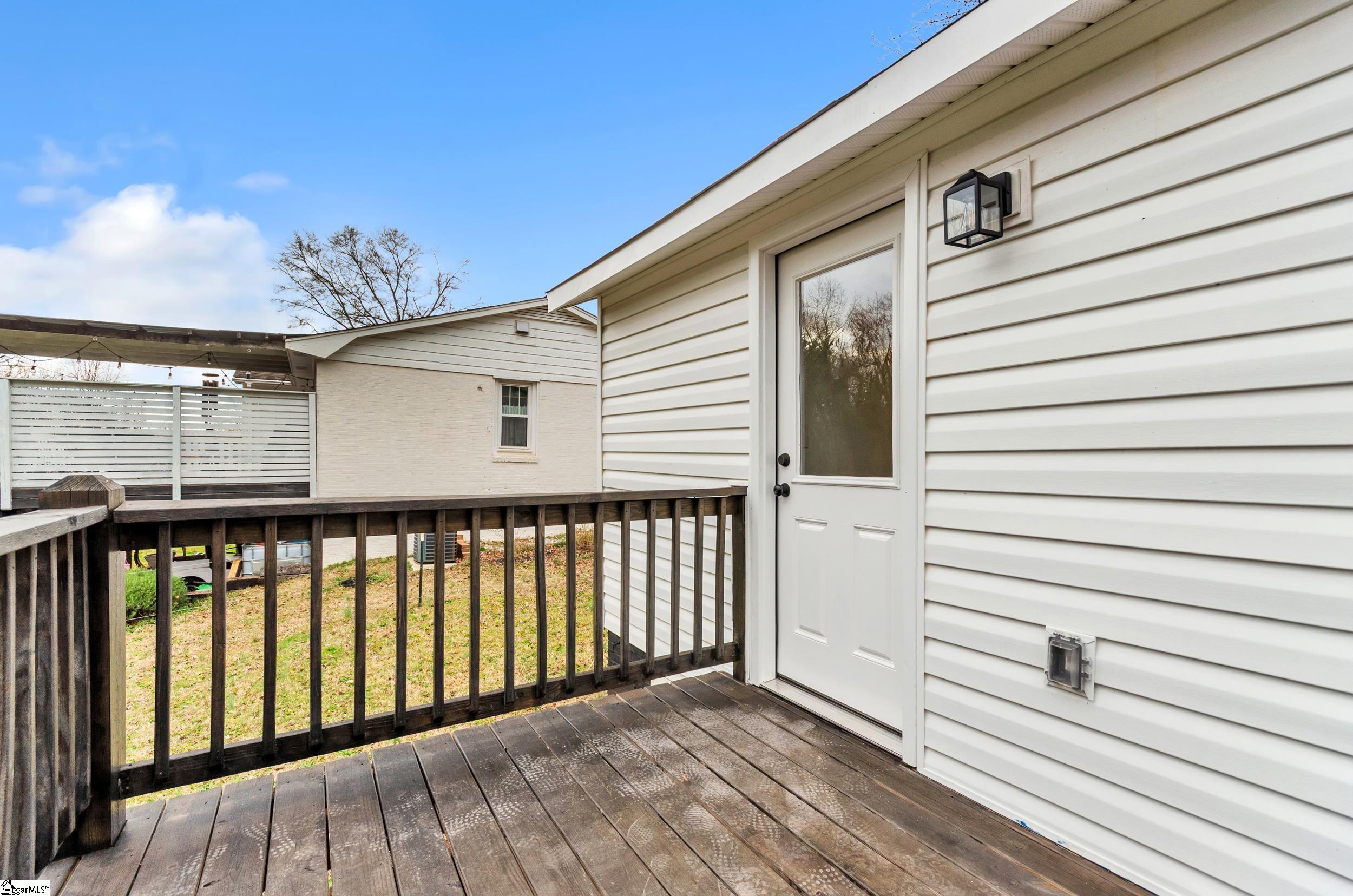 11 Woodland Drive Greenville, SC 29617