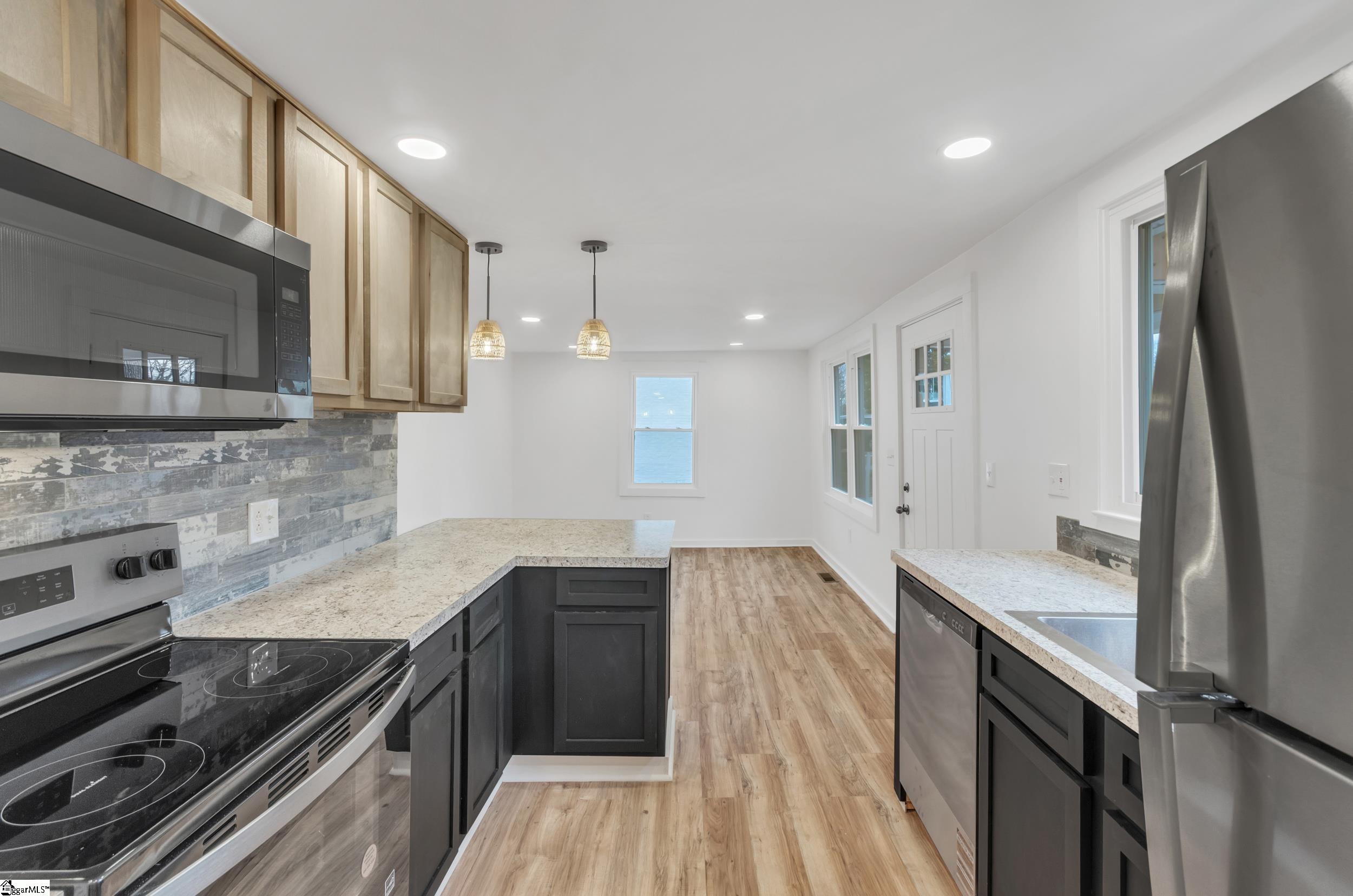 11 Woodland Drive Greenville, SC 29617