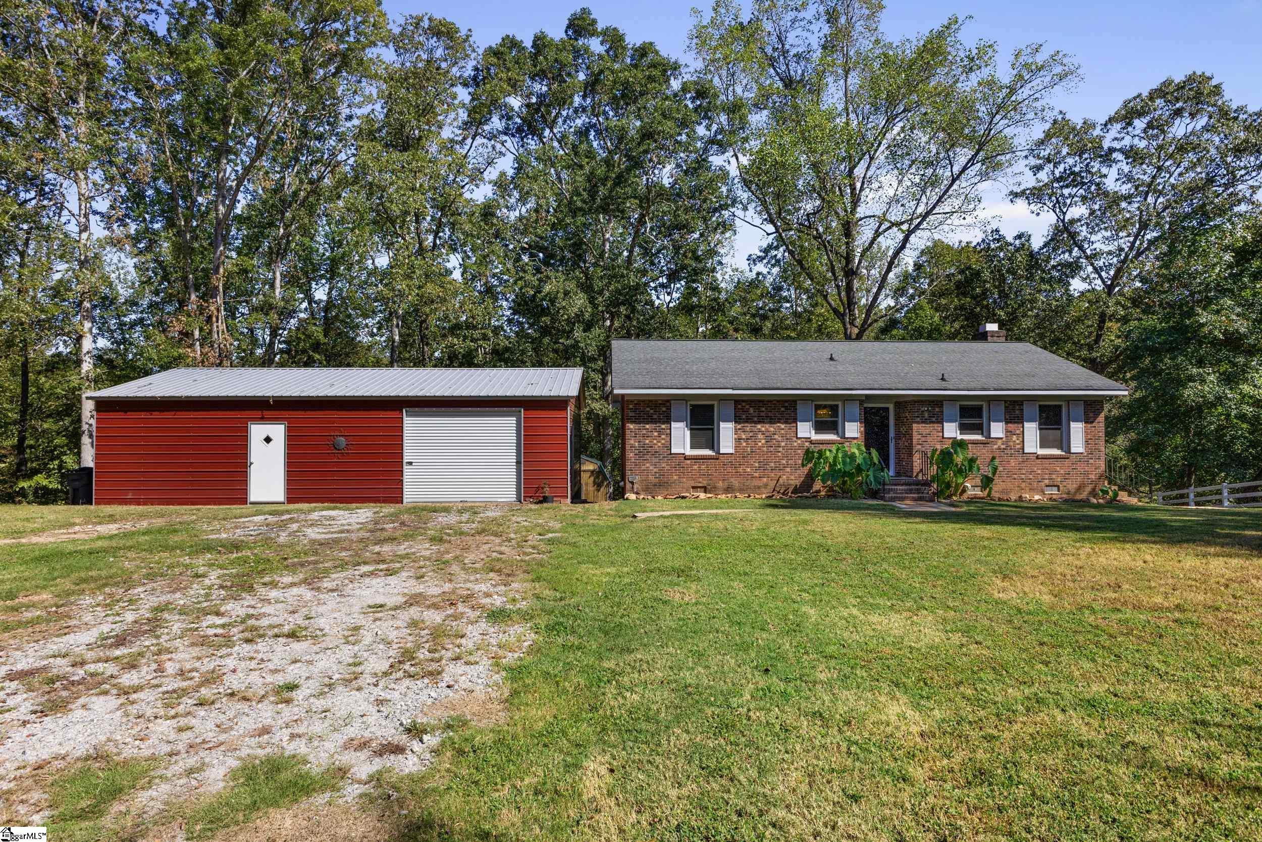 1120 Saluda Lake Road Greenville, SC 29611-2464