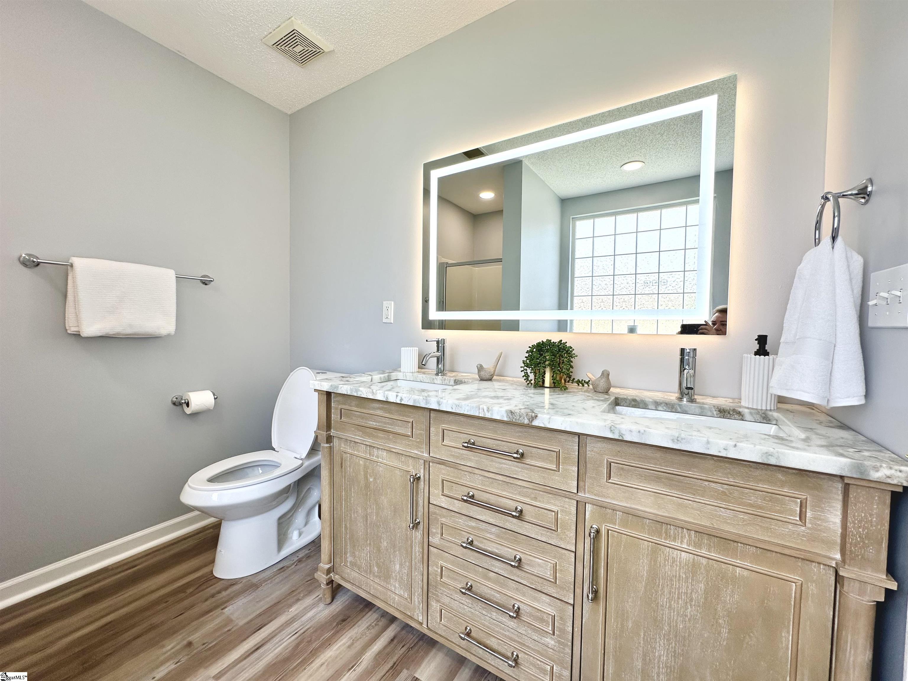 10 Crestbrook Drive Greenville, SC 29607