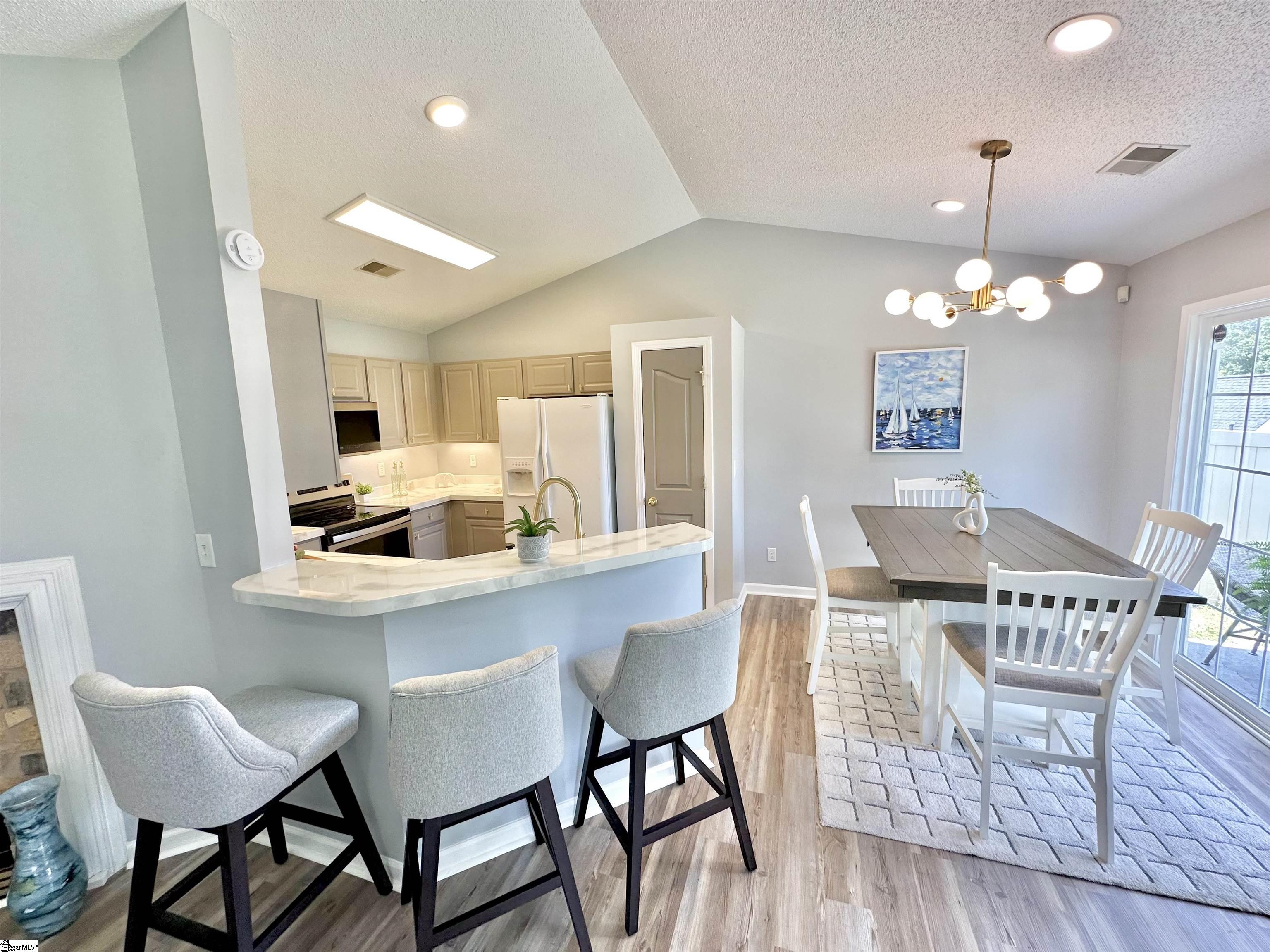 10 Crestbrook Drive Greenville, SC 29607