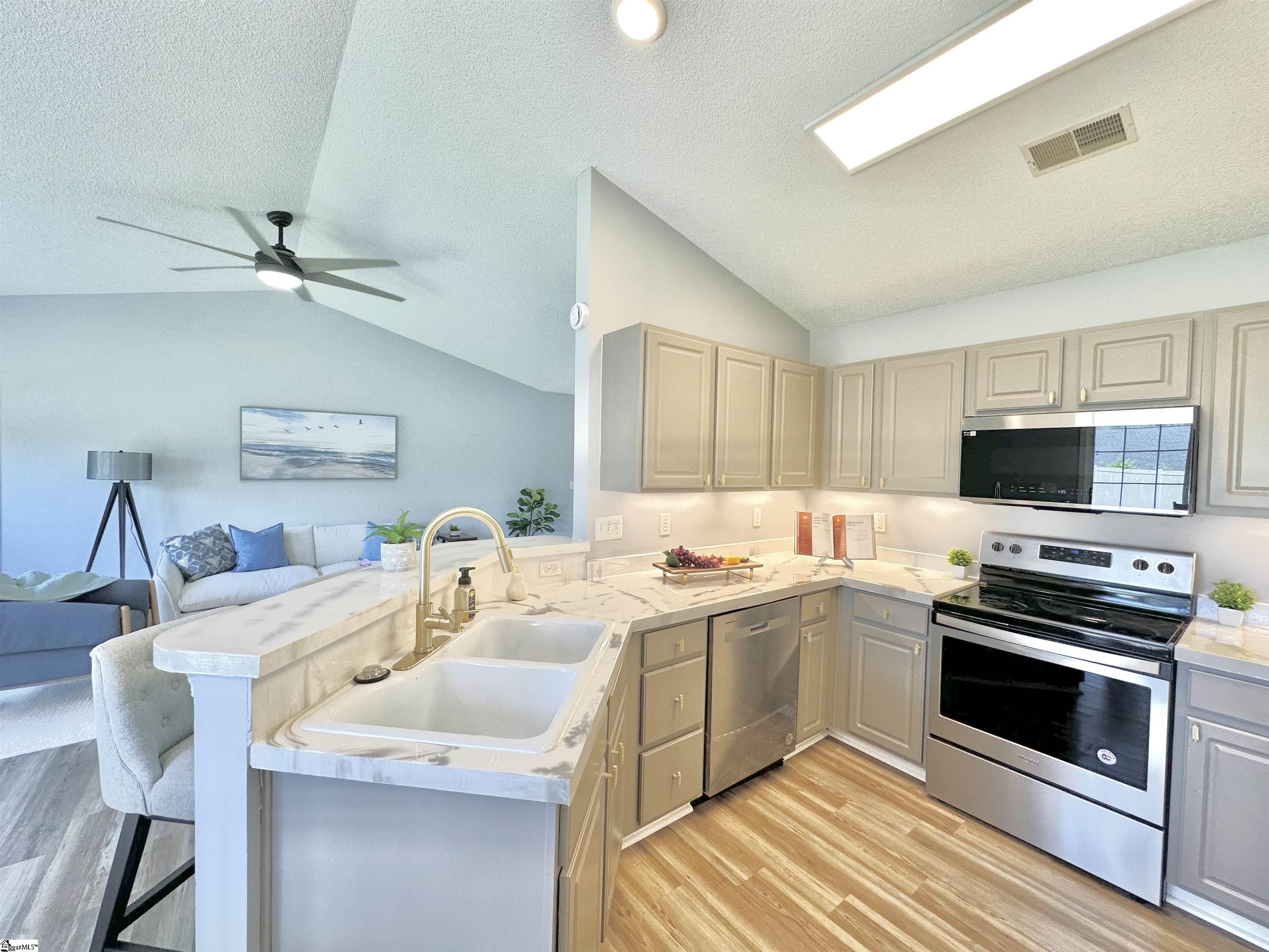 10 Crestbrook Drive Greenville, SC 29607