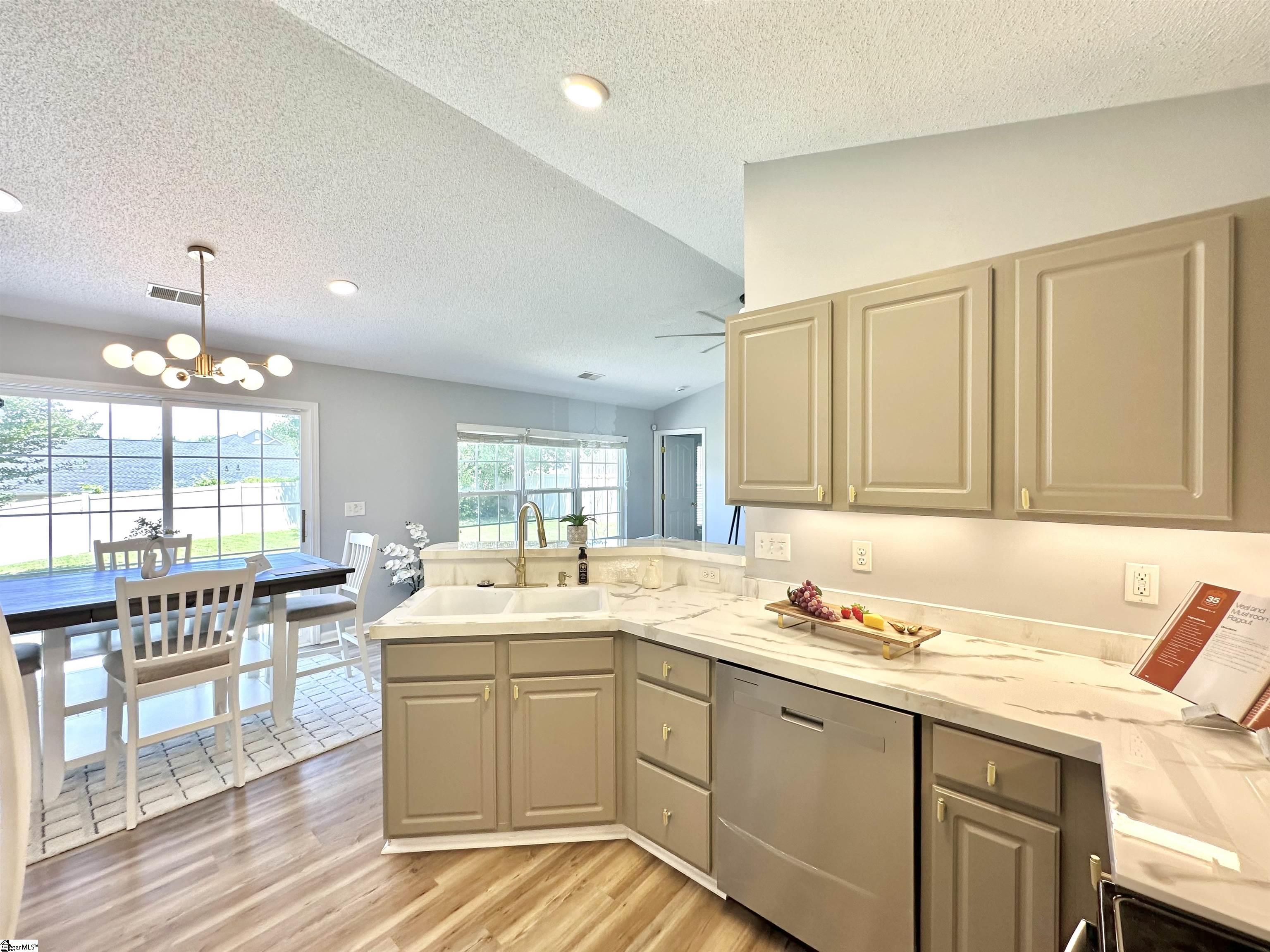10 Crestbrook Drive Greenville, SC 29607