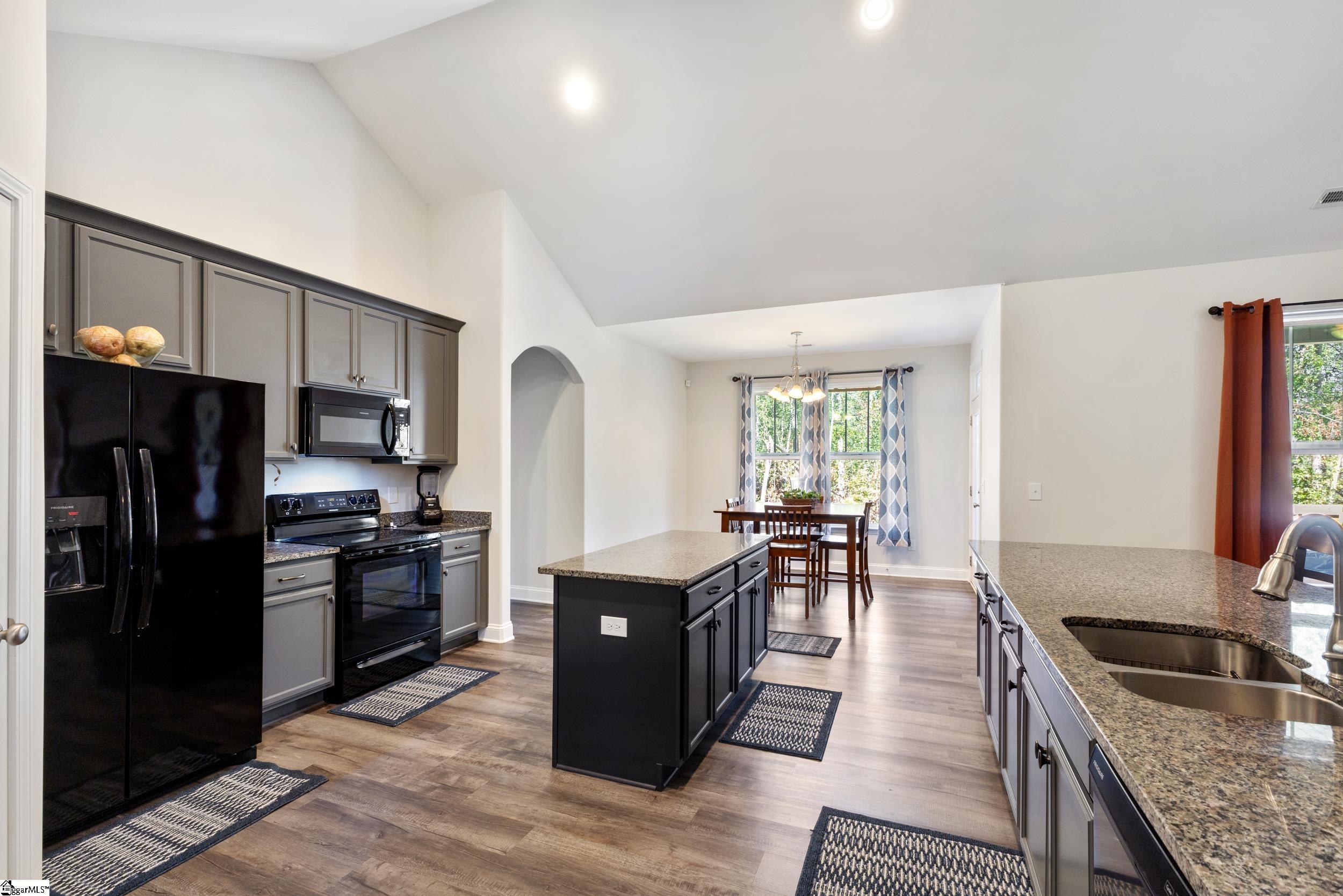 615 Forden Drive Wellford, SC 29385