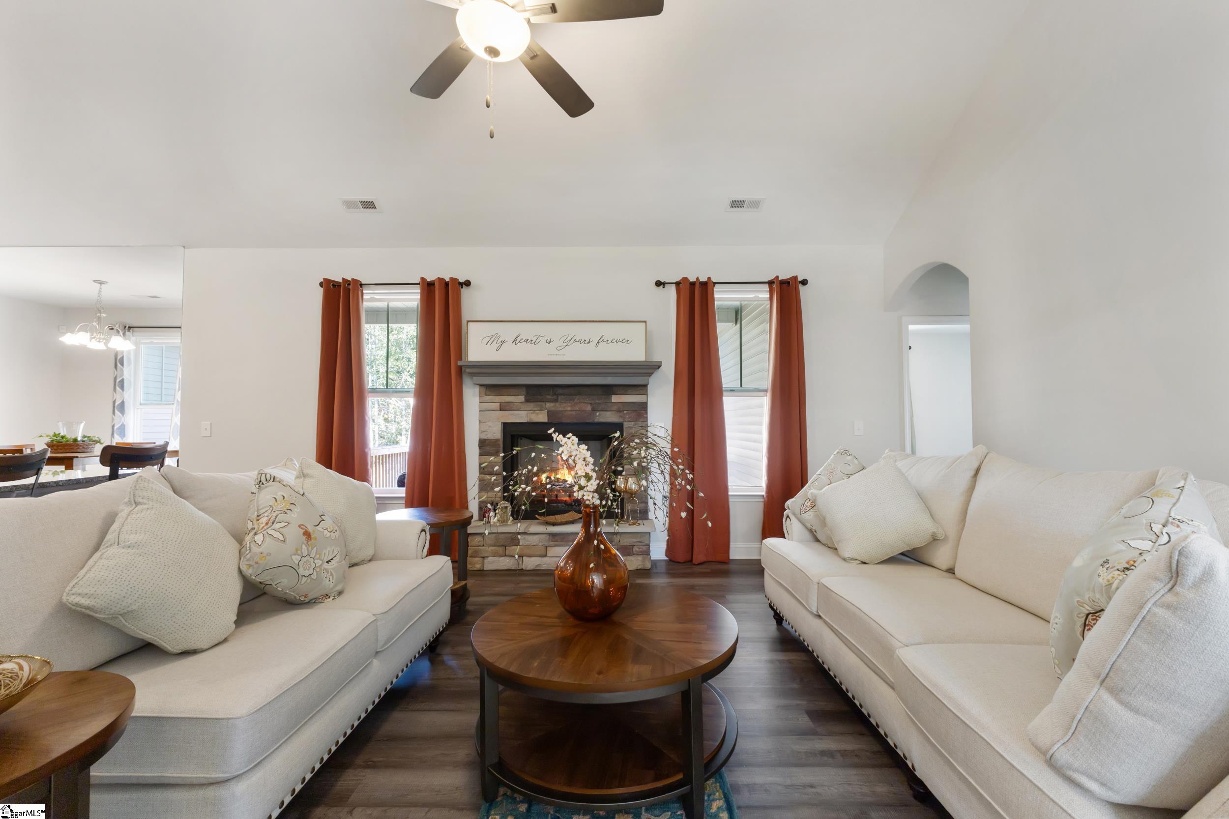 615 Forden Drive Wellford, SC 29385
