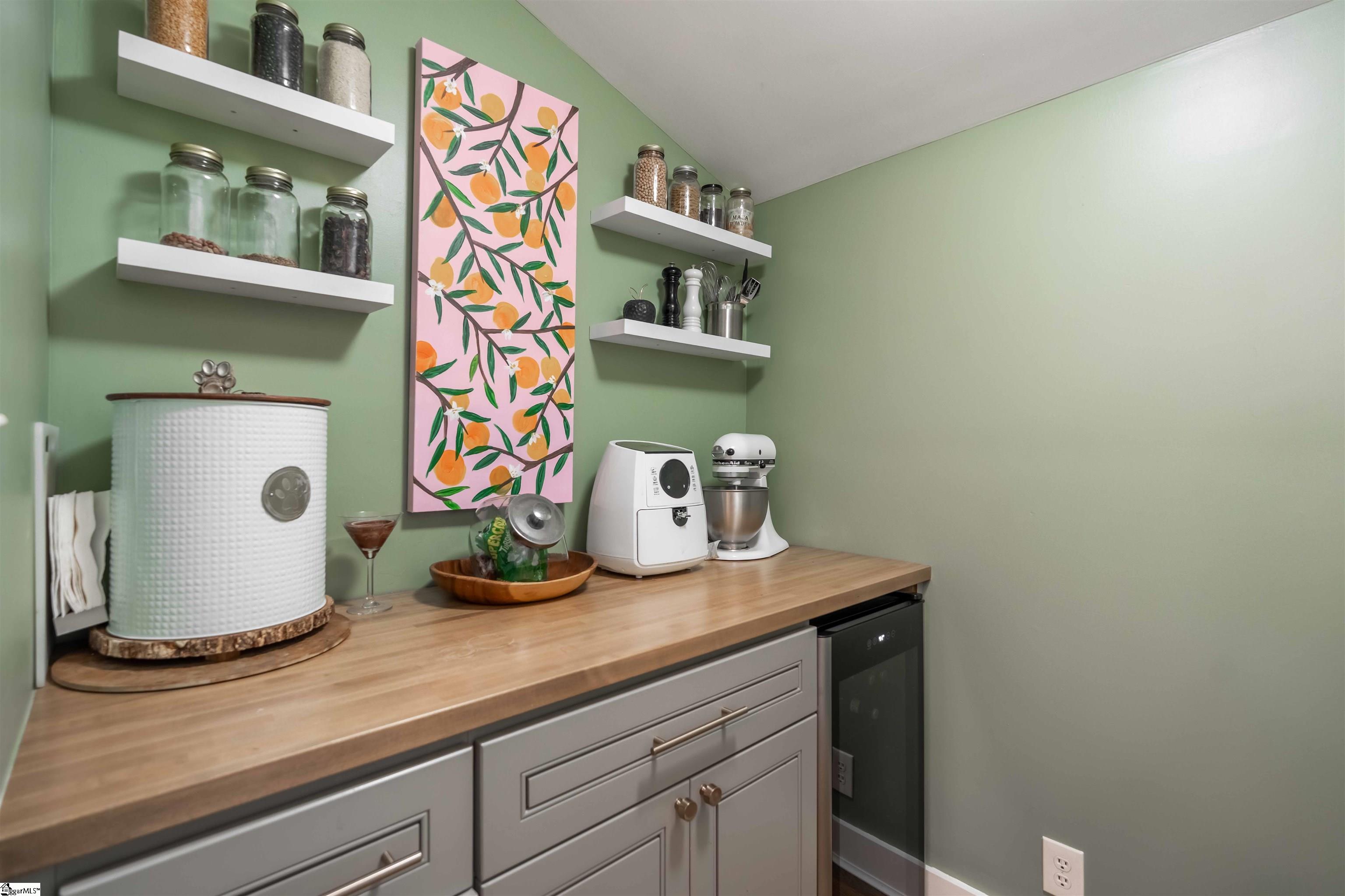 2 Prancer Avenue Greenville, SC 29605