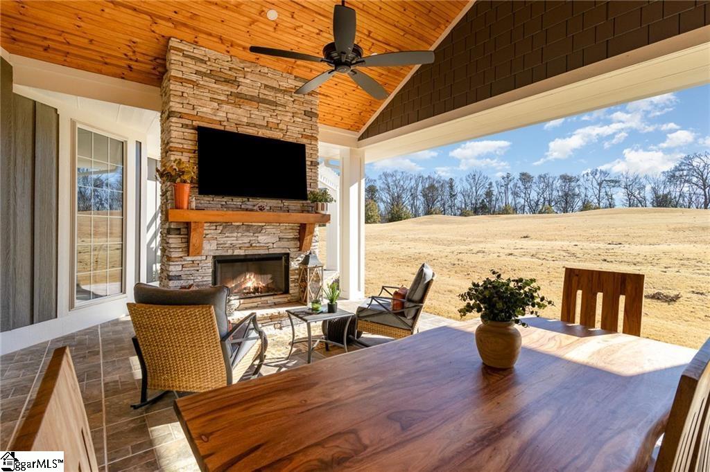 1819 Cross Creek Drive Seneca, SC 29678
