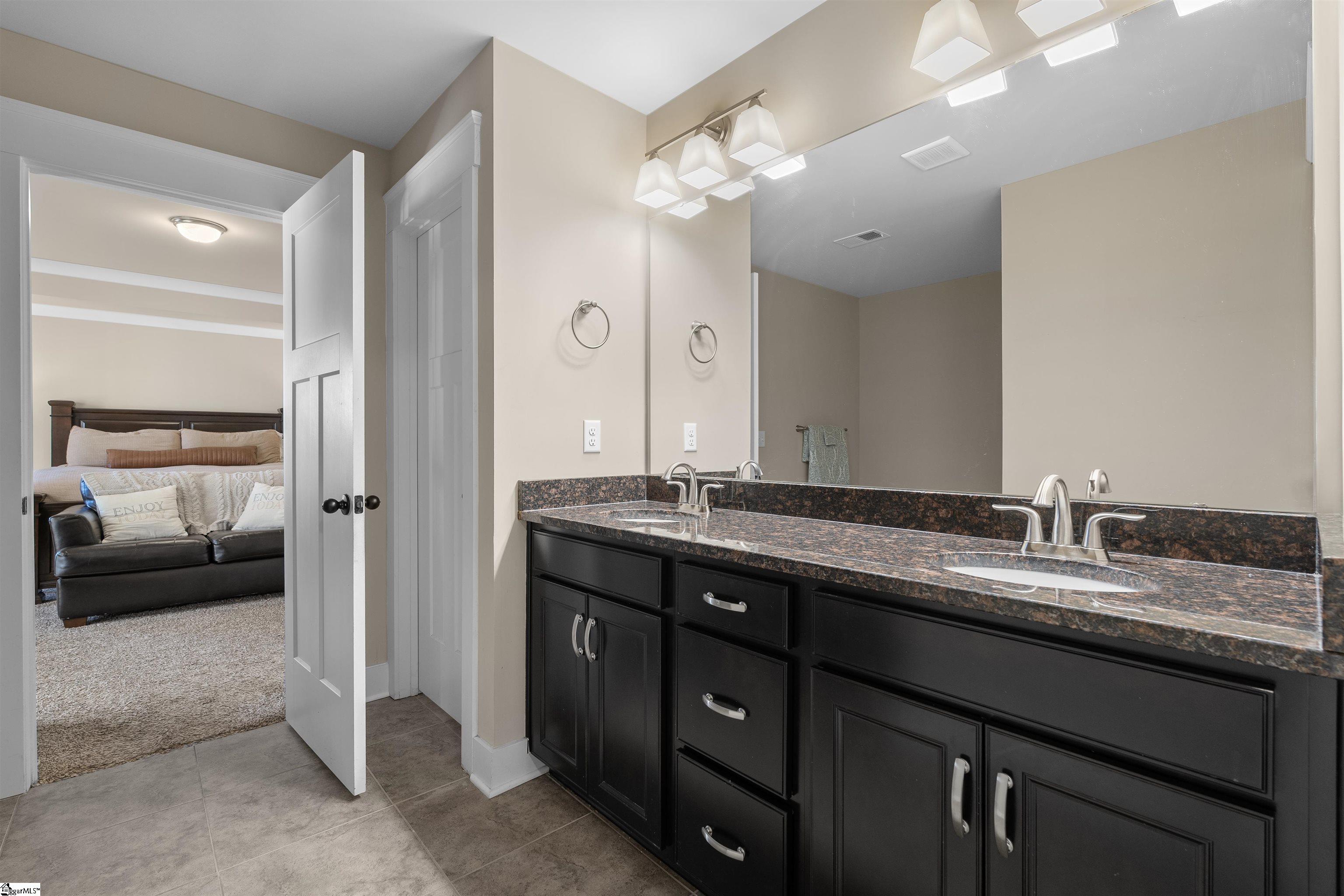 128 Summer Oak Lane Simpsonville, SC 29680