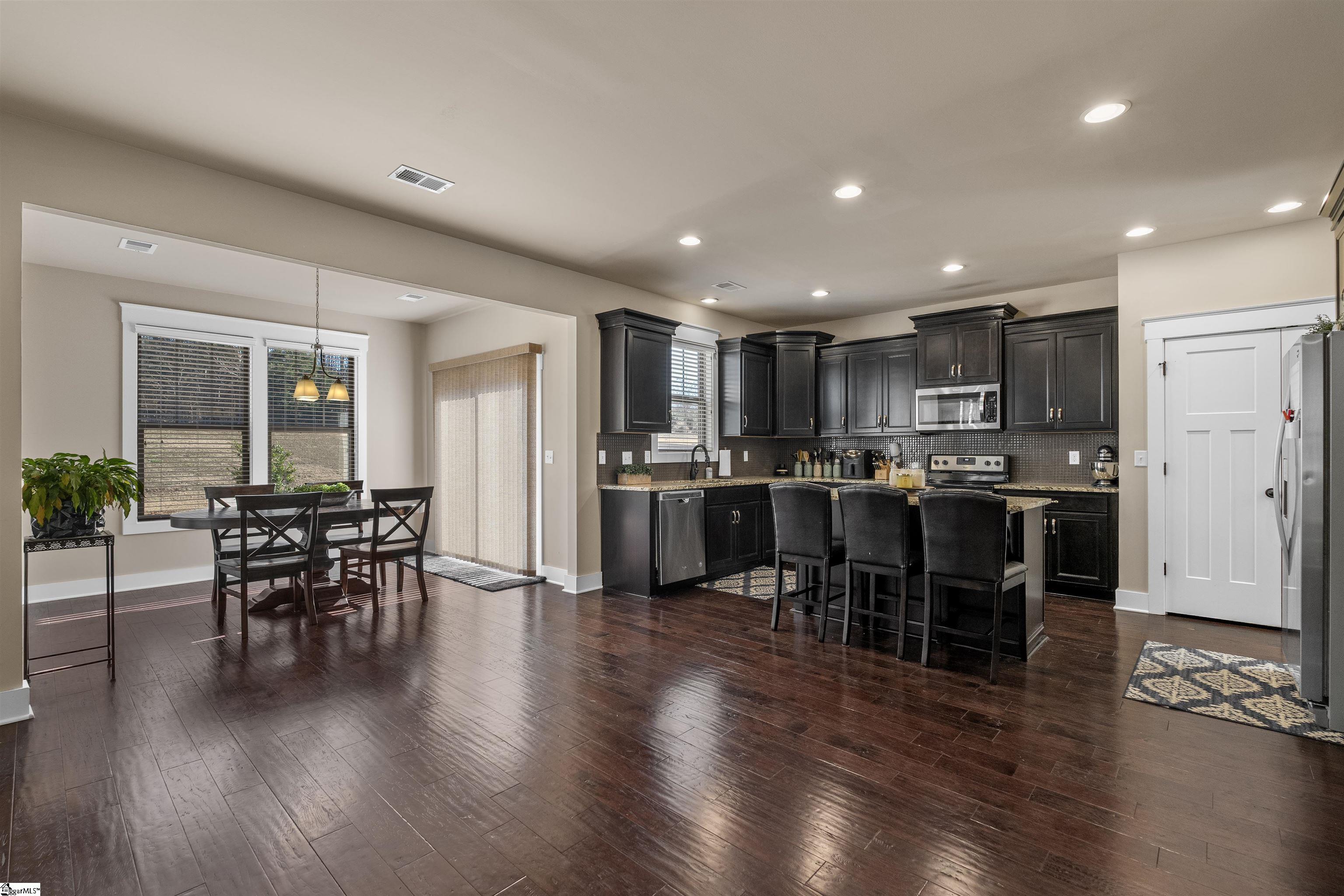 128 Summer Oak Lane Simpsonville, SC 29680