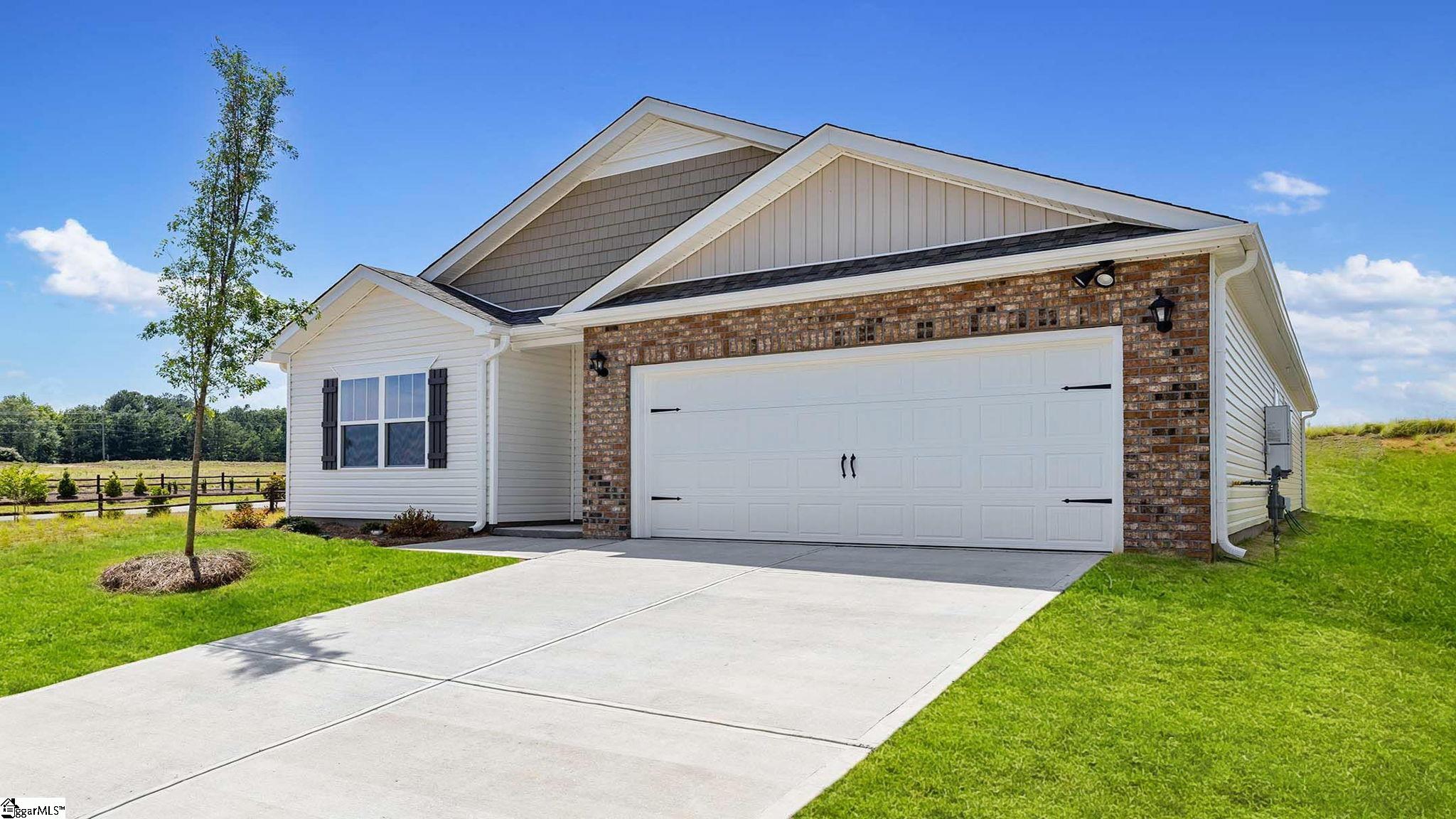 909 Pineland Drive Woodruff, SC 29388