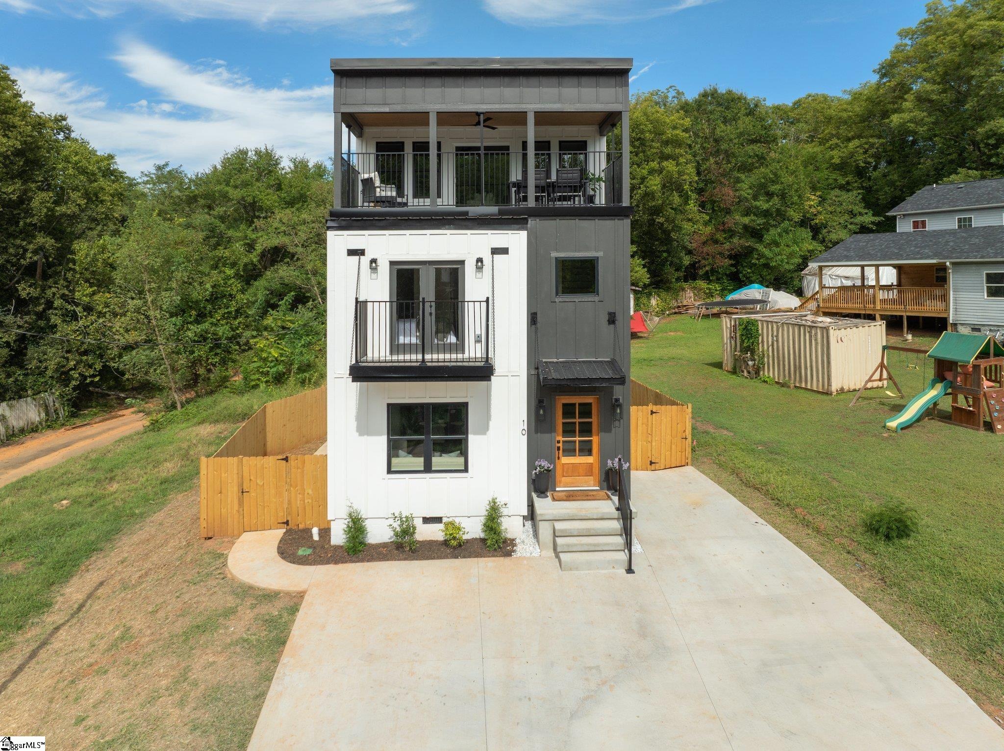 10 Martin Row Greenville, SC 29601