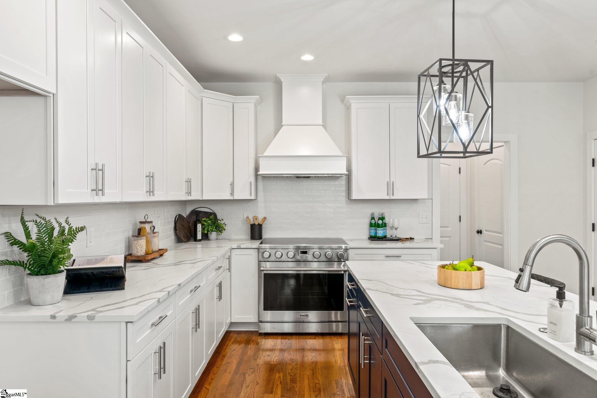 10 Martin Row Greenville, SC 29601