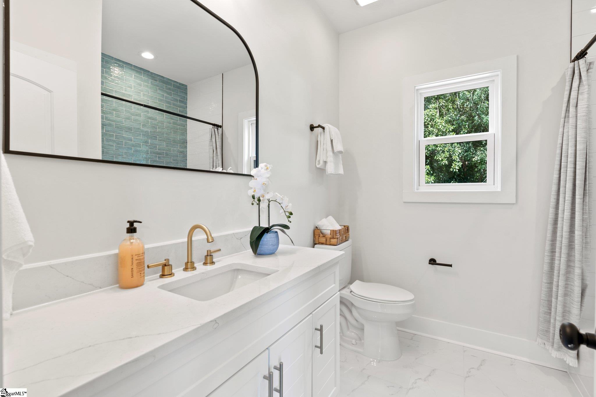10 Martin Row Greenville, SC 29601