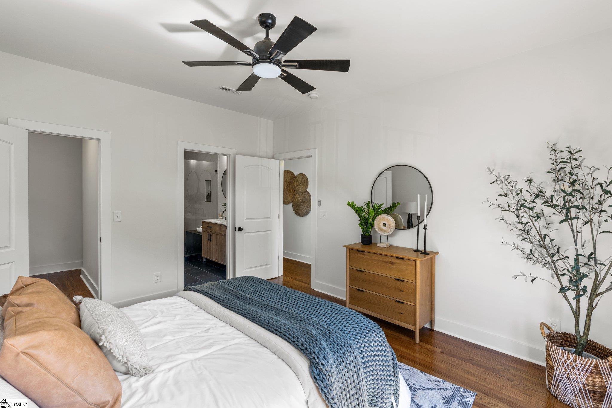 10 Martin Row Greenville, SC 29601