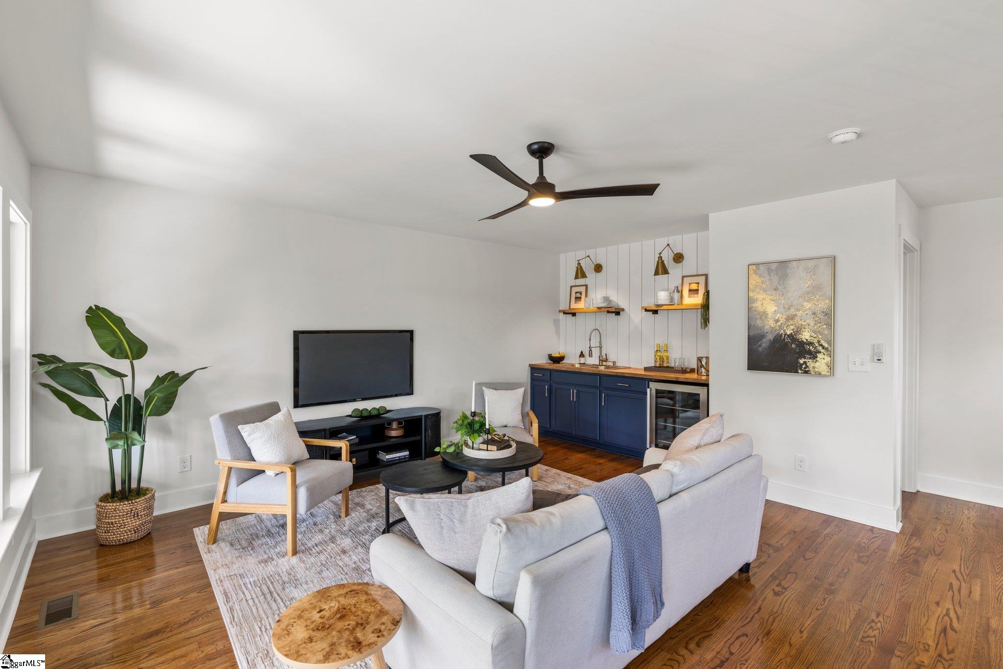 10 Martin Row Greenville, SC 29601