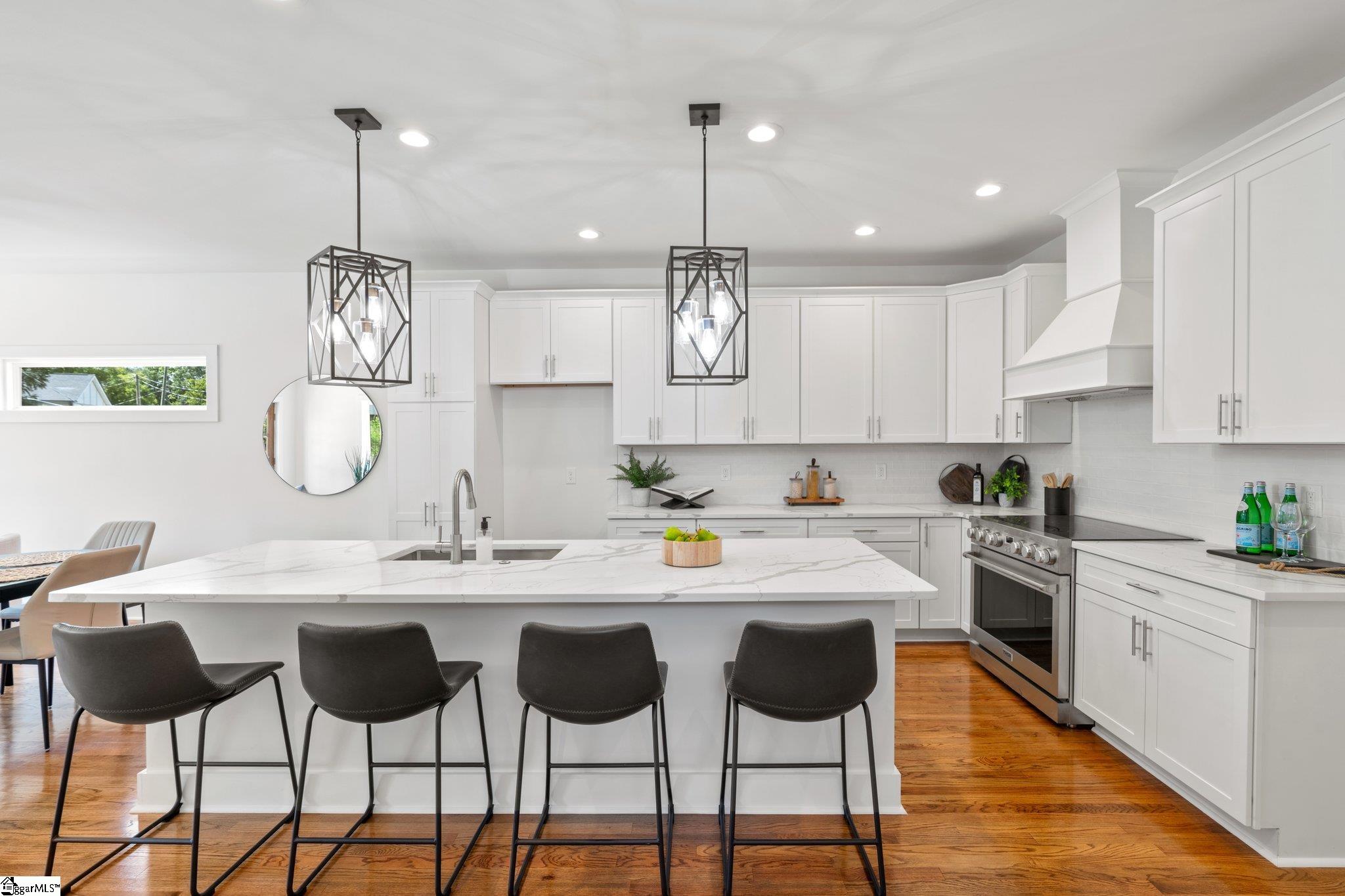 10 Martin Row Greenville, SC 29601