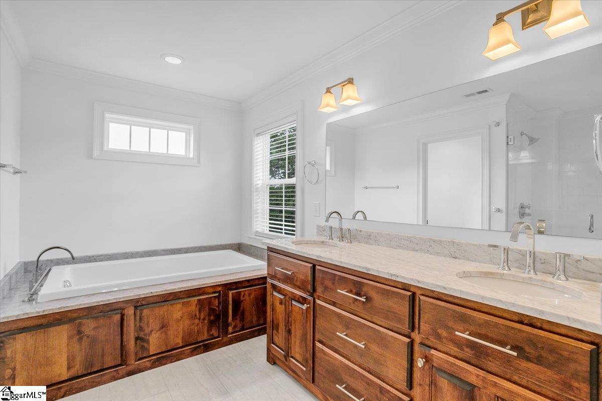 122 Keowee Avenue Greenville, SC 29605