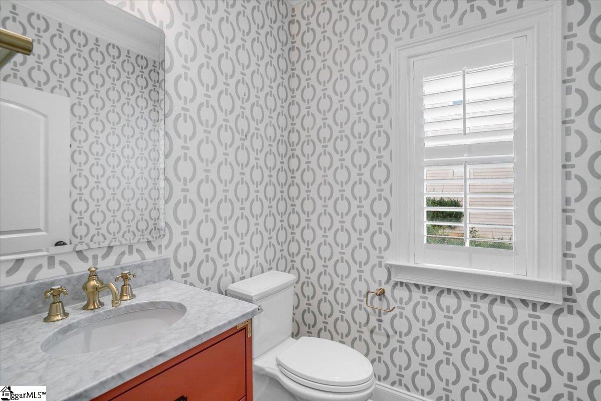 122 Keowee Avenue Greenville, SC 29605