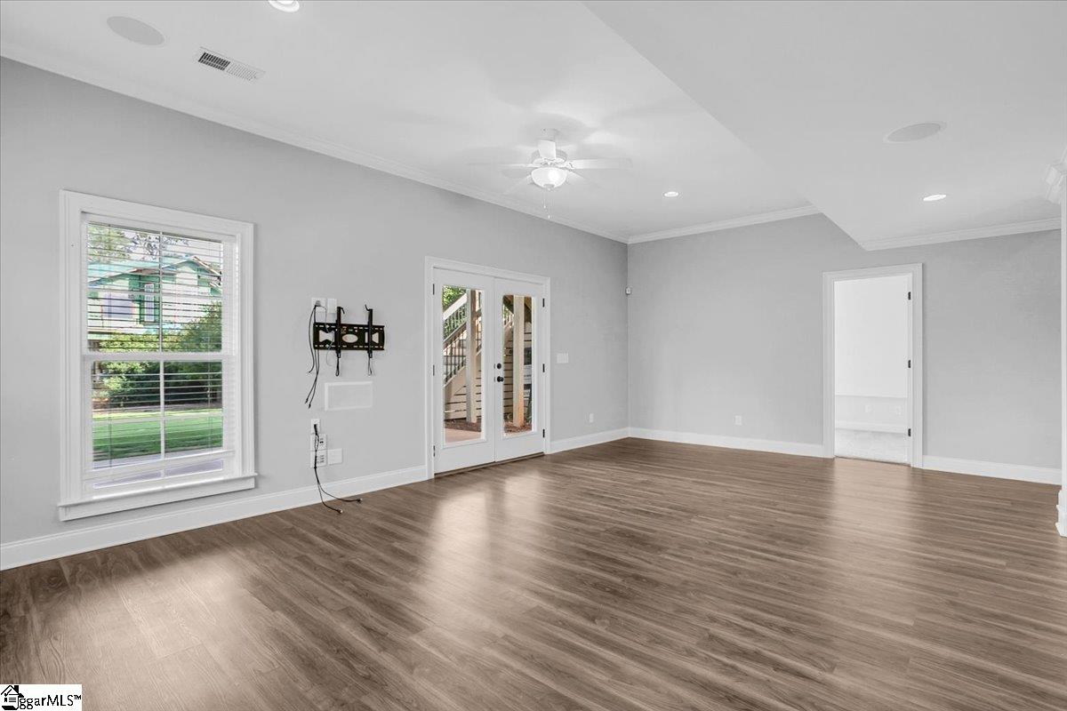 122 Keowee Avenue Greenville, SC 29605