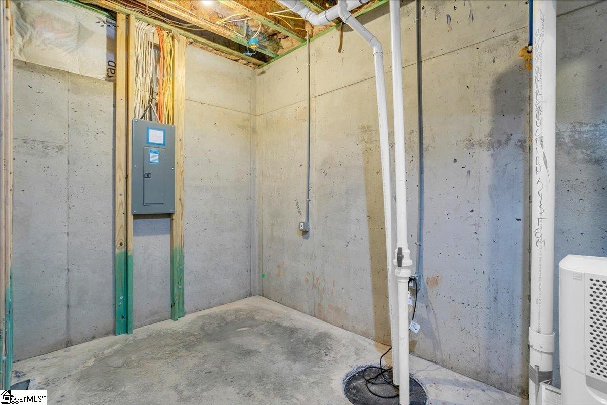 122 Keowee Avenue Greenville, SC 29605