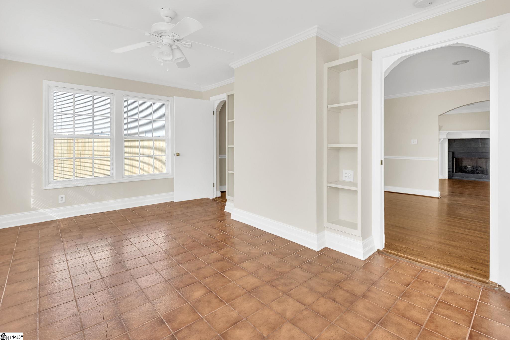 21 Fore Avenue Greenville, SC 29607-3217