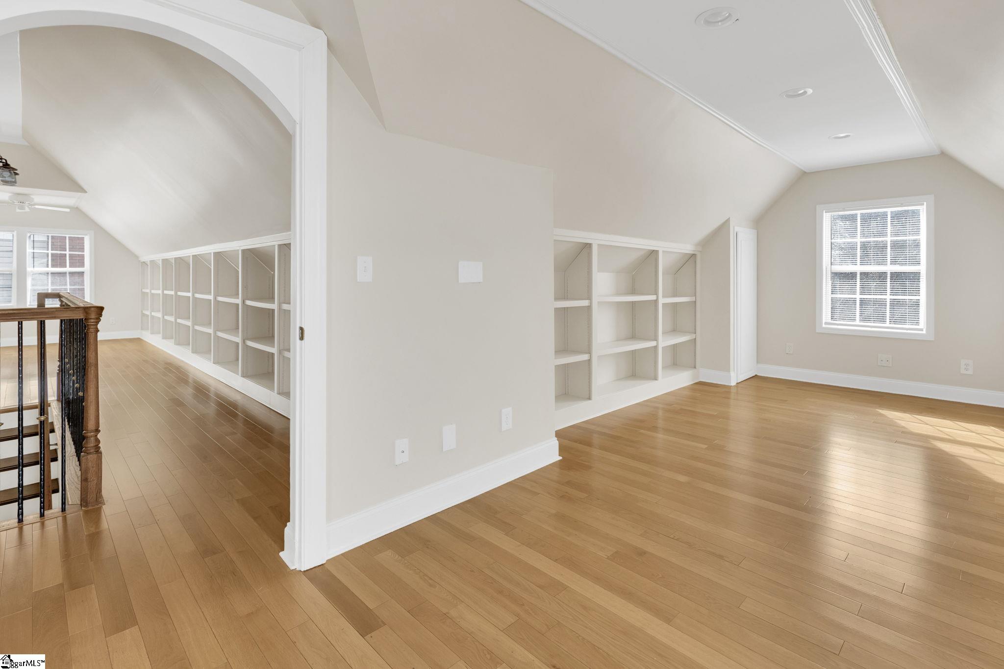 21 Fore Avenue Greenville, SC 29607-3217