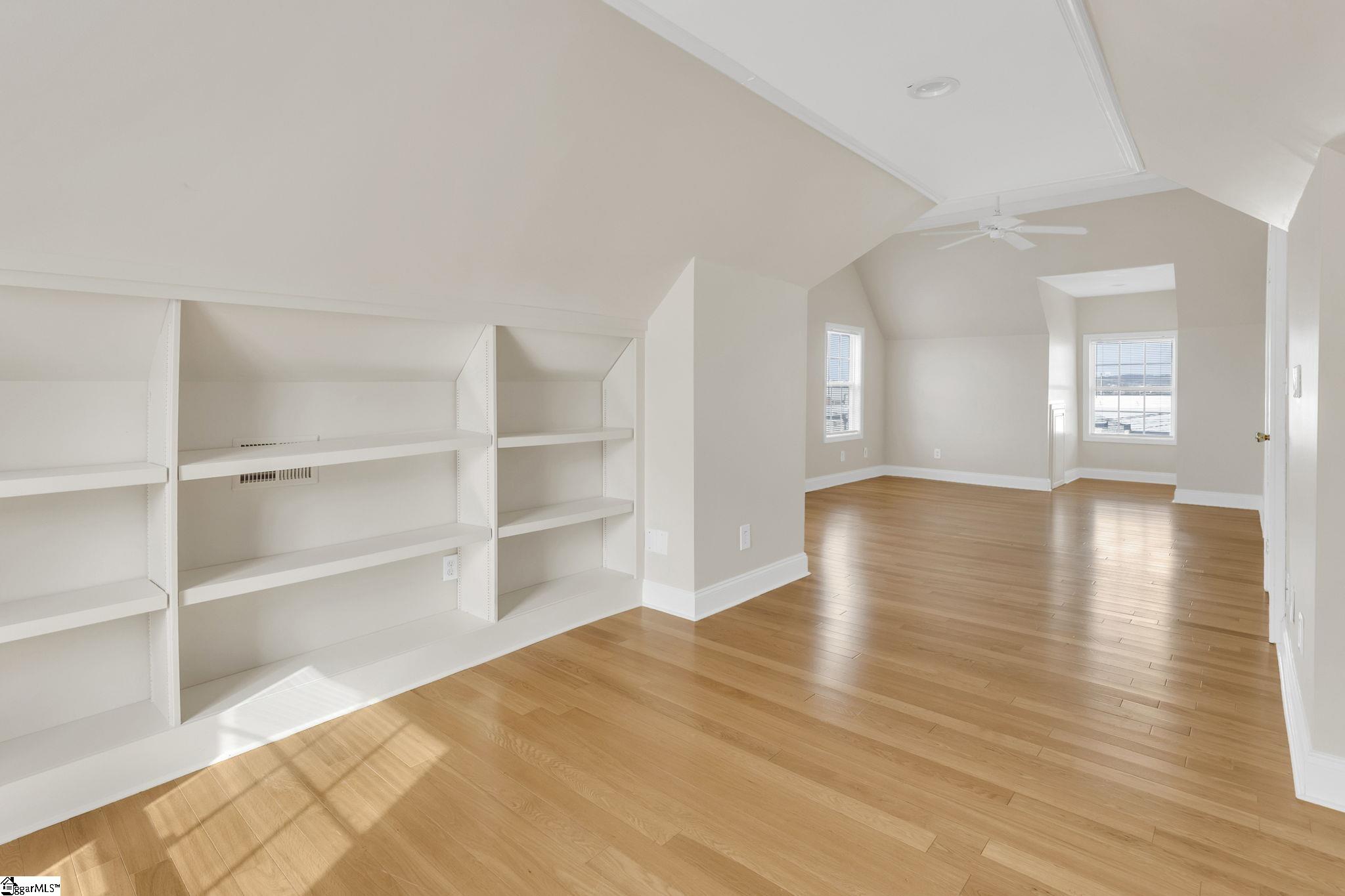 21 Fore Avenue Greenville, SC 29607-3217