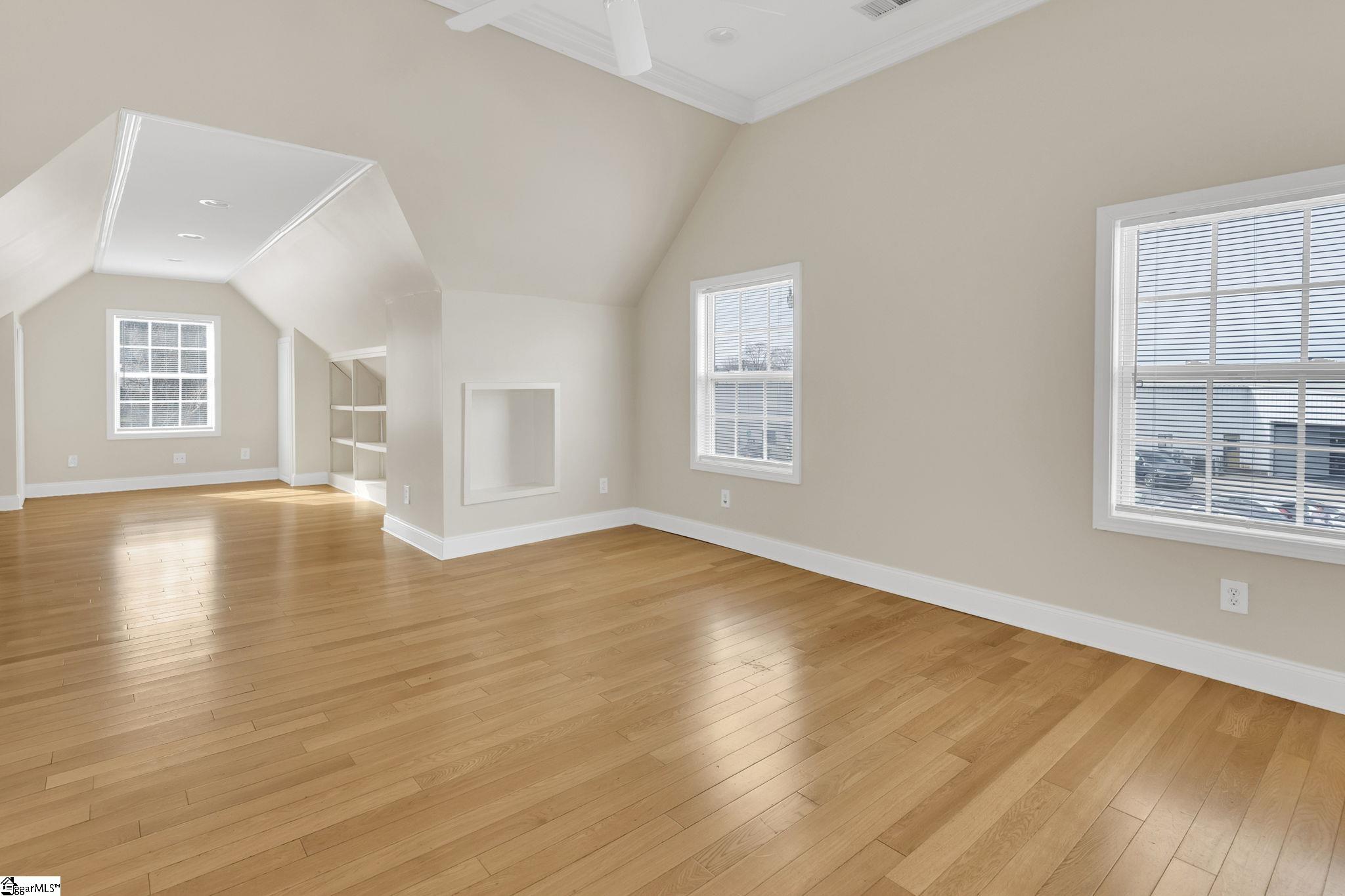 21 Fore Avenue Greenville, SC 29607-3217