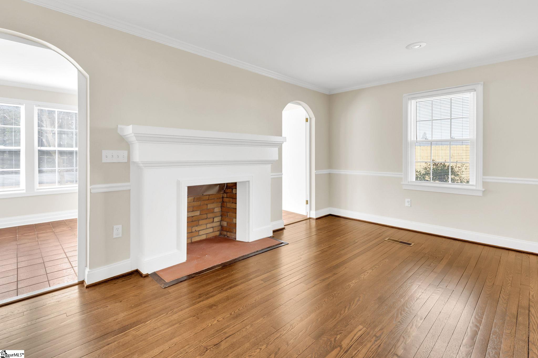 21 Fore Avenue Greenville, SC 29607-3217