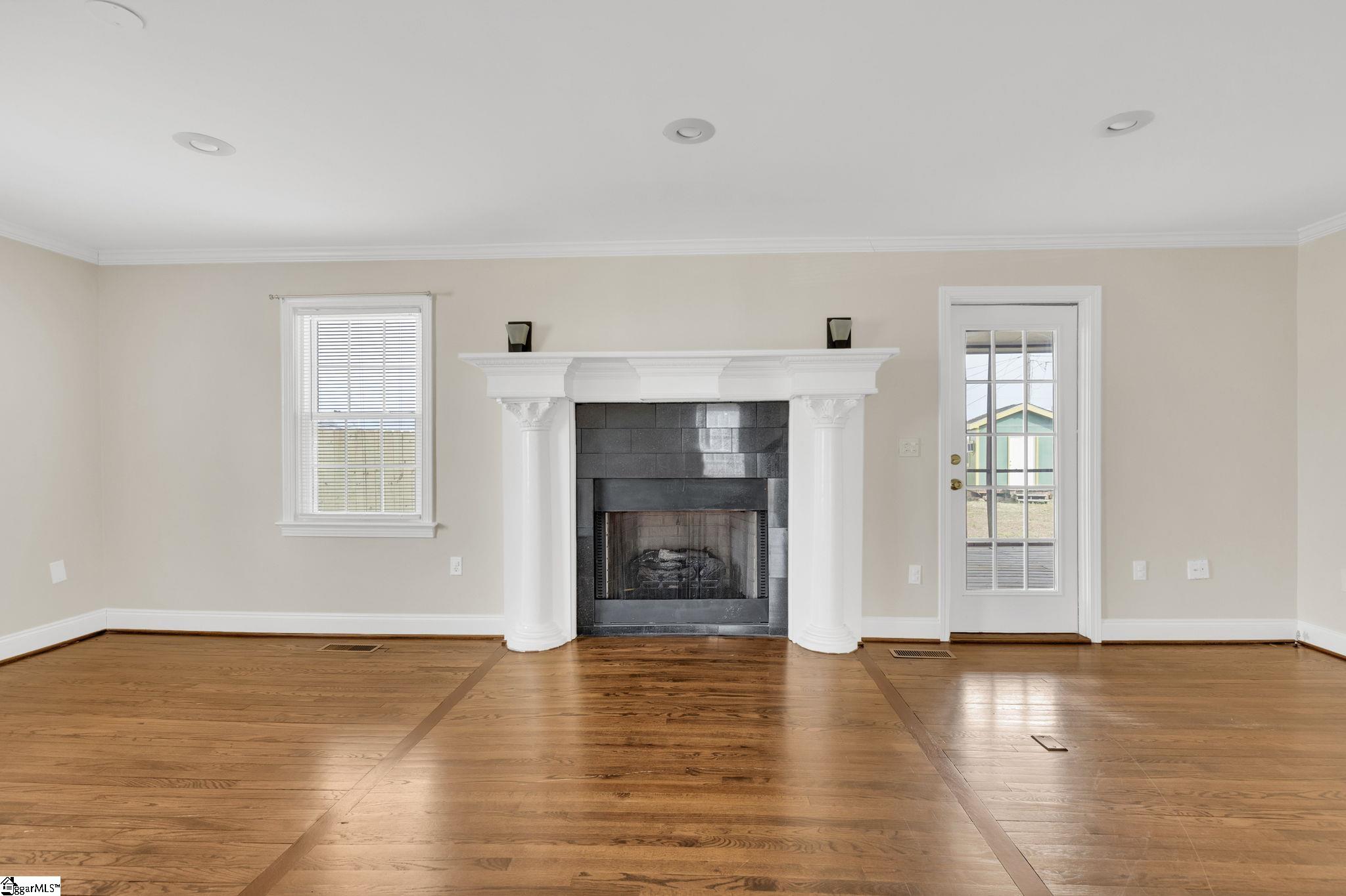 21 Fore Avenue Greenville, SC 29607-3217