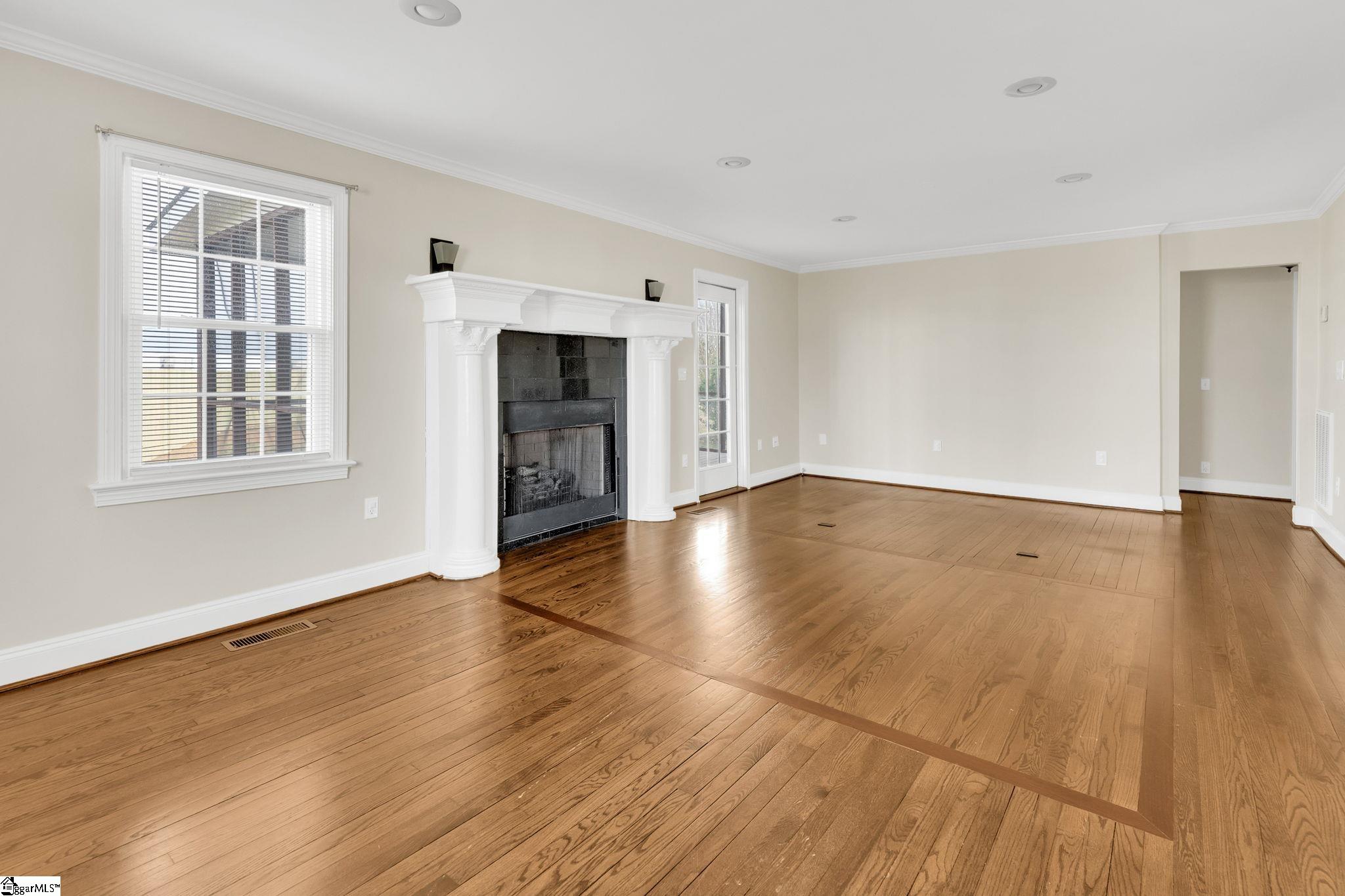 21 Fore Avenue Greenville, SC 29607-3217