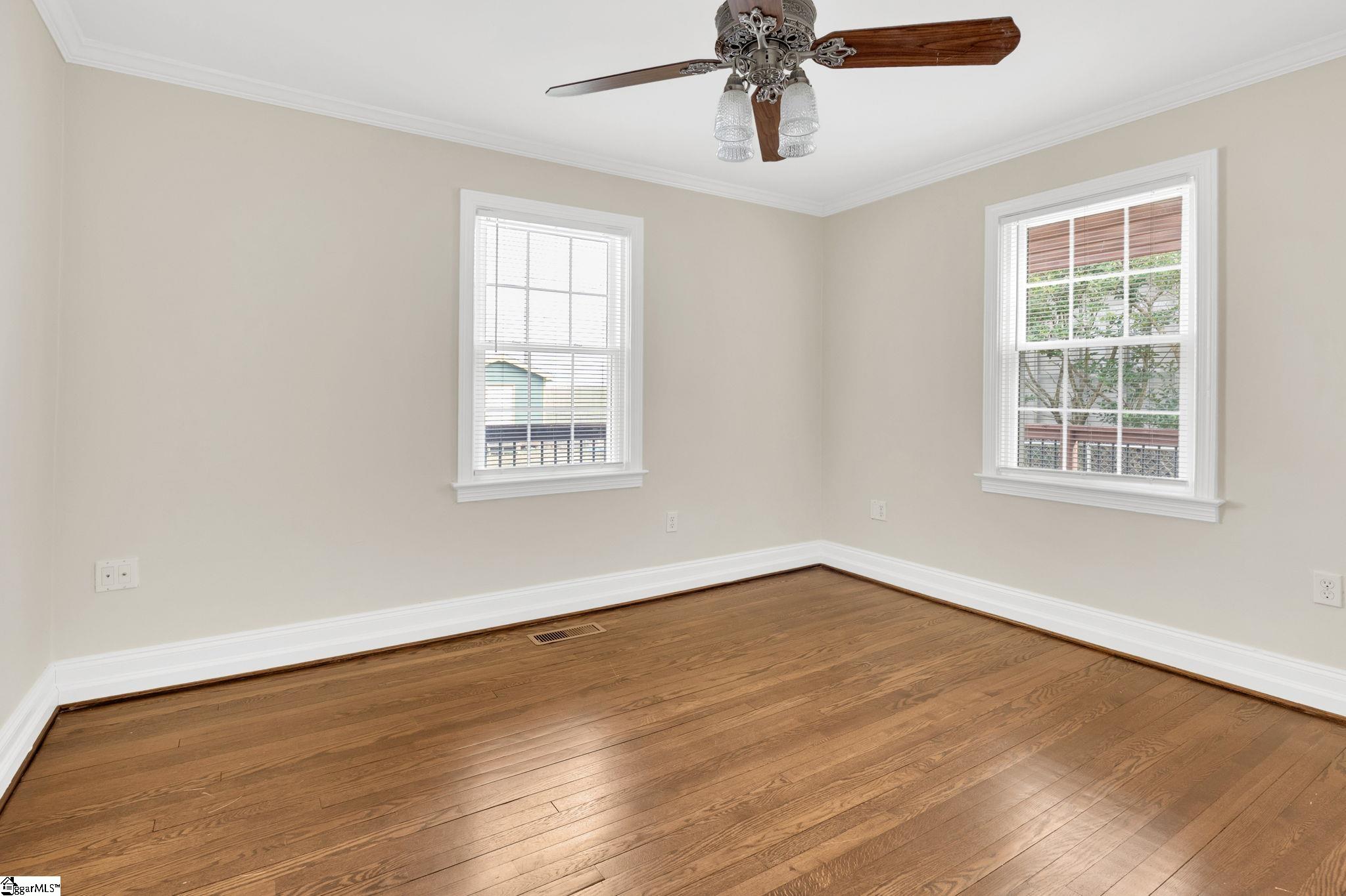 21 Fore Avenue Greenville, SC 29607-3217