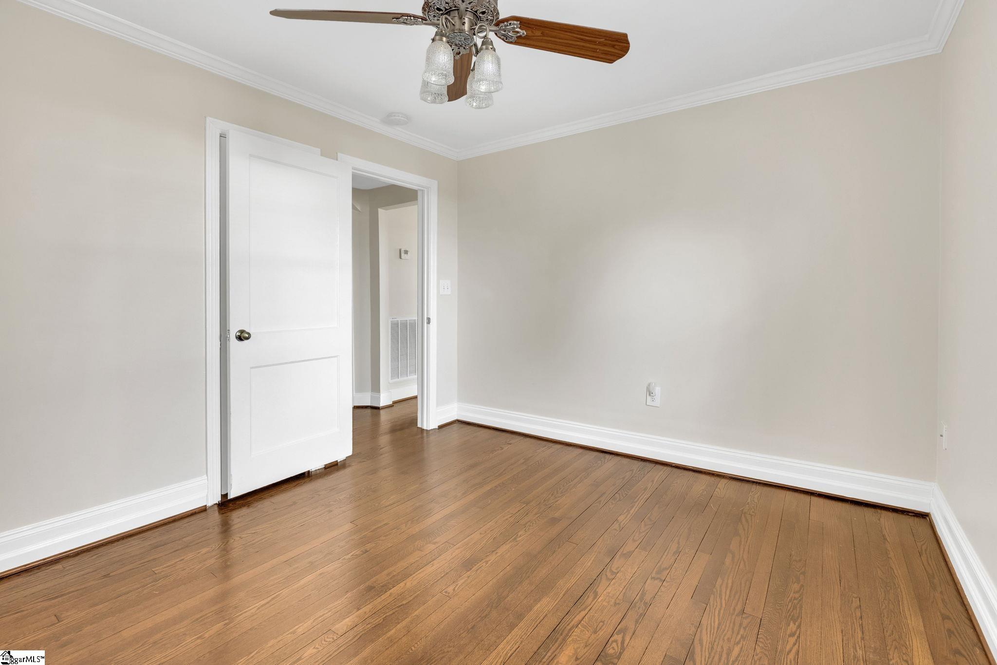 21 Fore Avenue Greenville, SC 29607-3217
